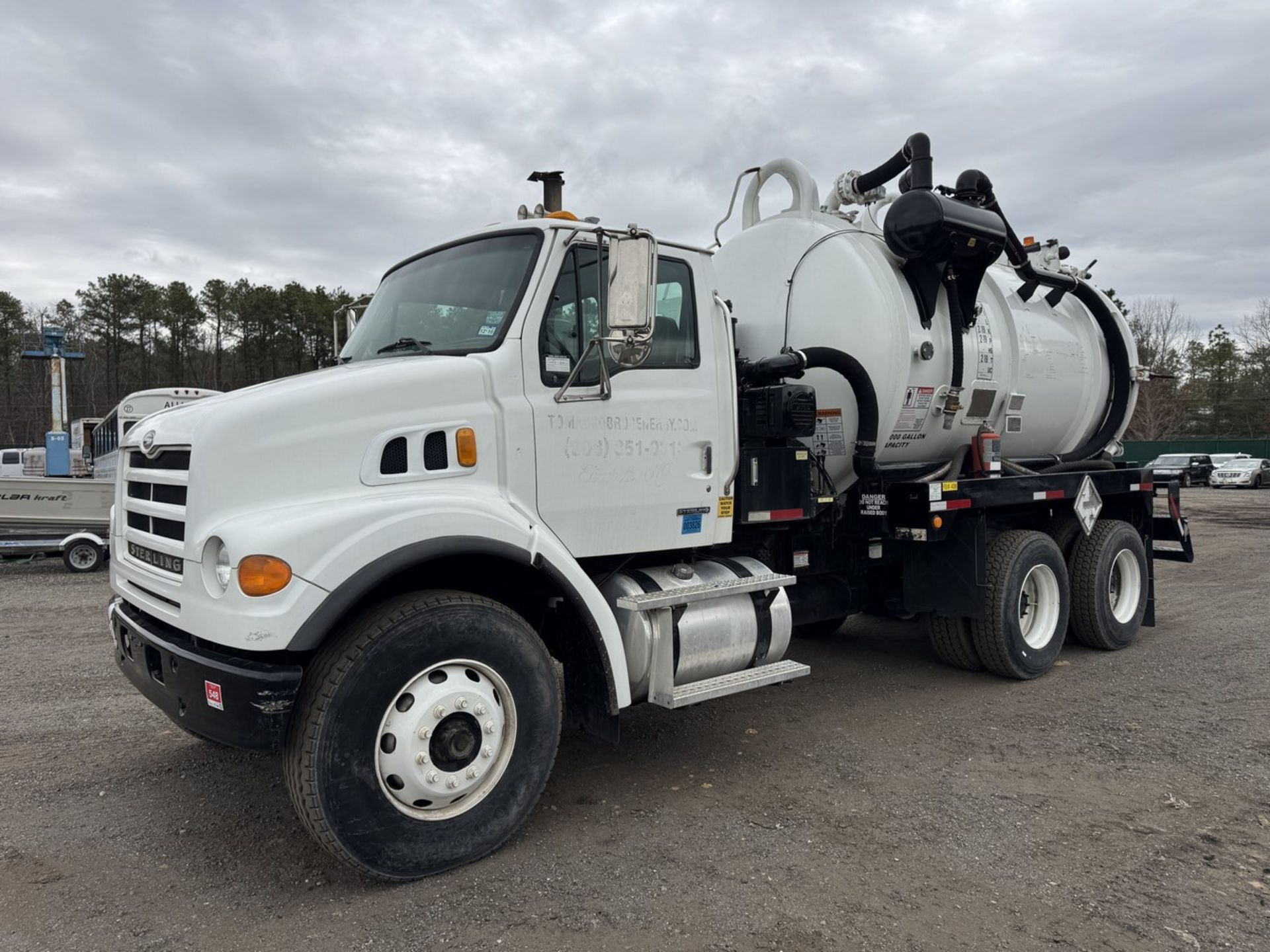 2004 Sterling L7500 Vacuum Loader Truck - Image 11 of 48