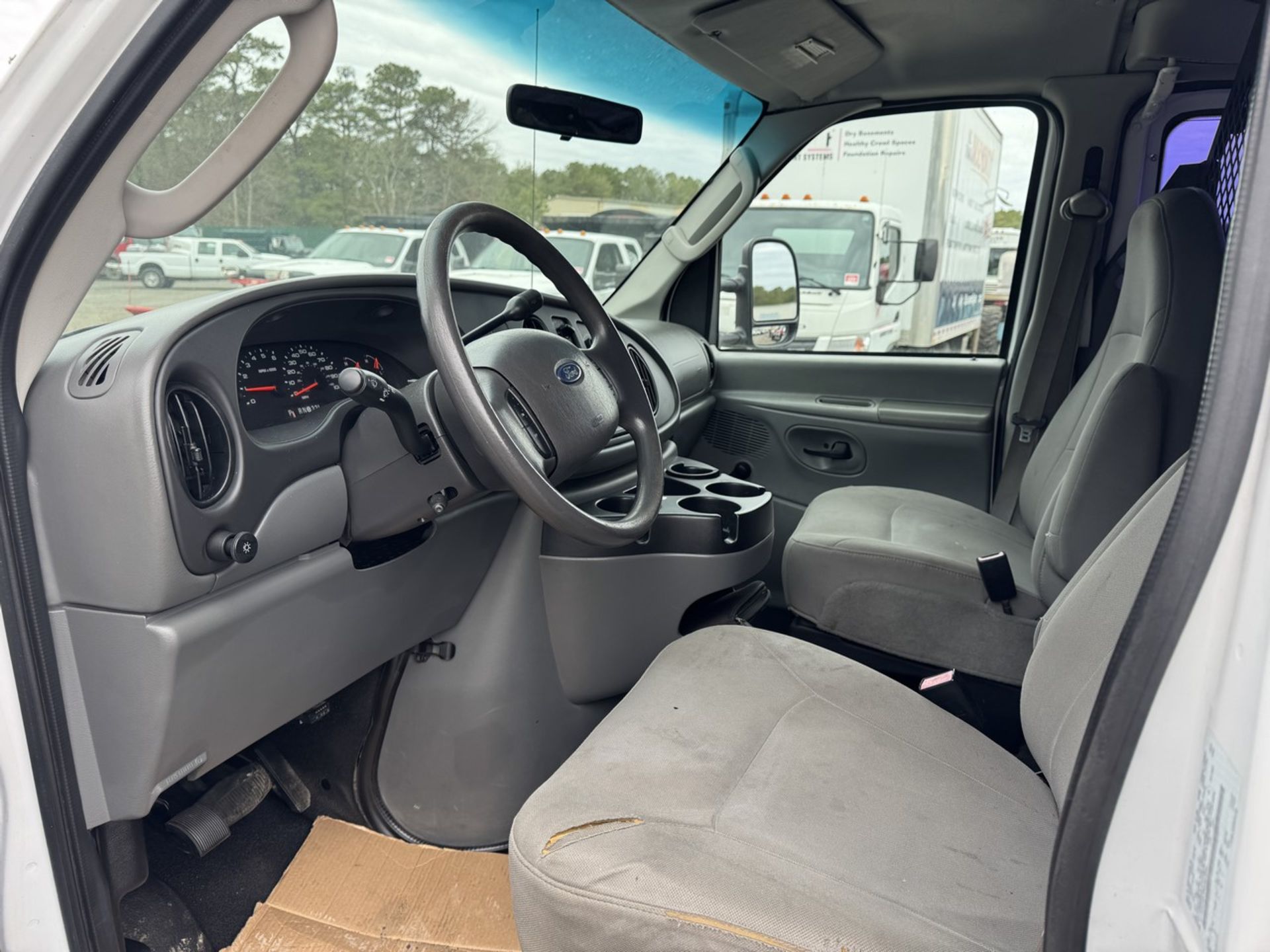 2008 Ford E-350 - Image 19 of 23