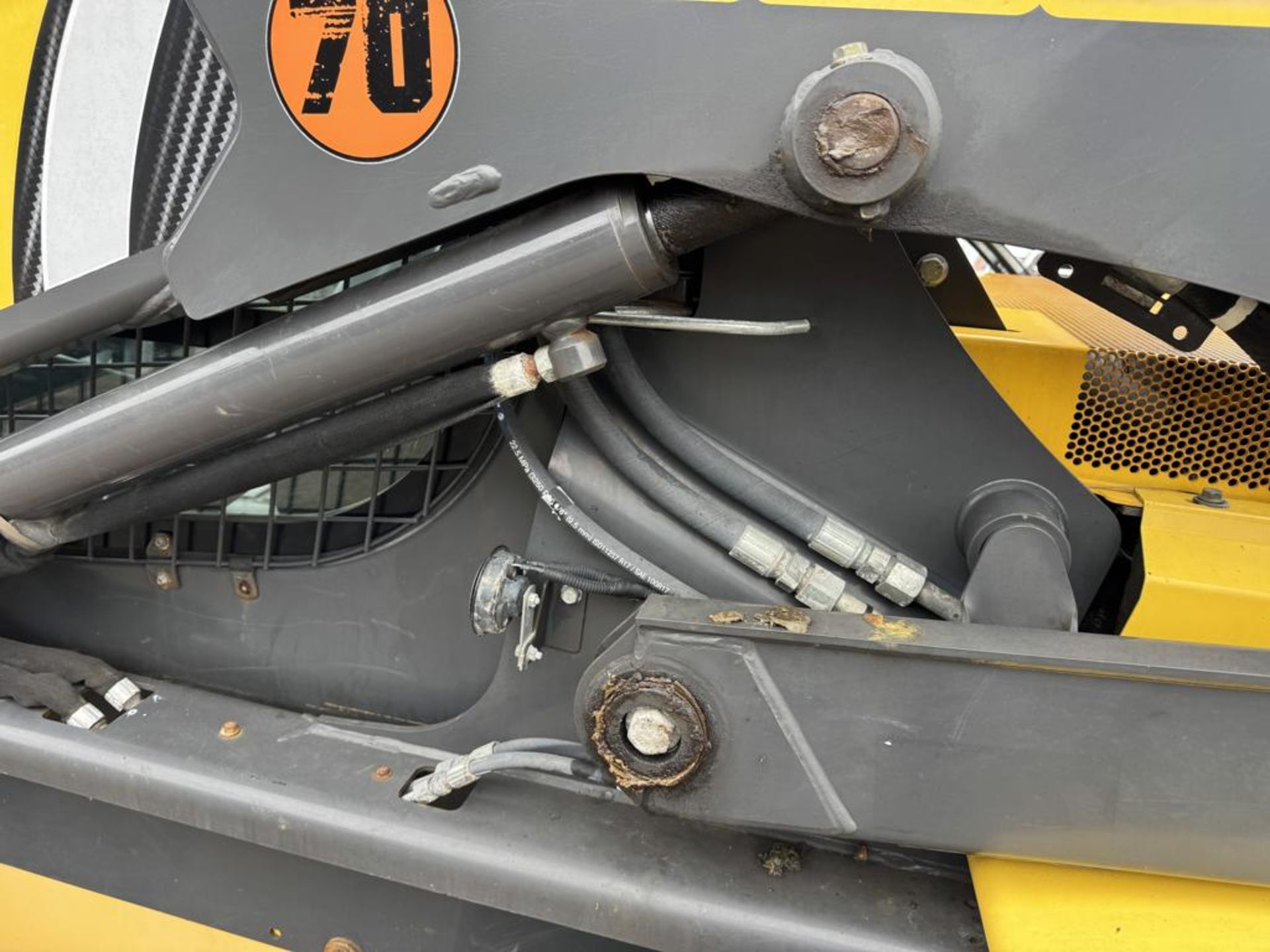 2013 New Holland L223 Skid Steer - Image 15 of 32