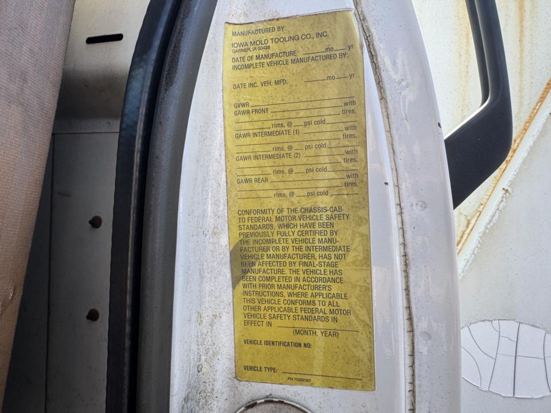 1991 GMC TopKick Lube Truck - Image 31 of 32