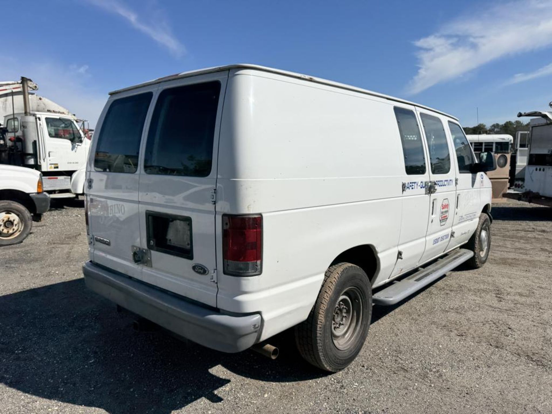 2006 Ford E-250 - Image 5 of 16
