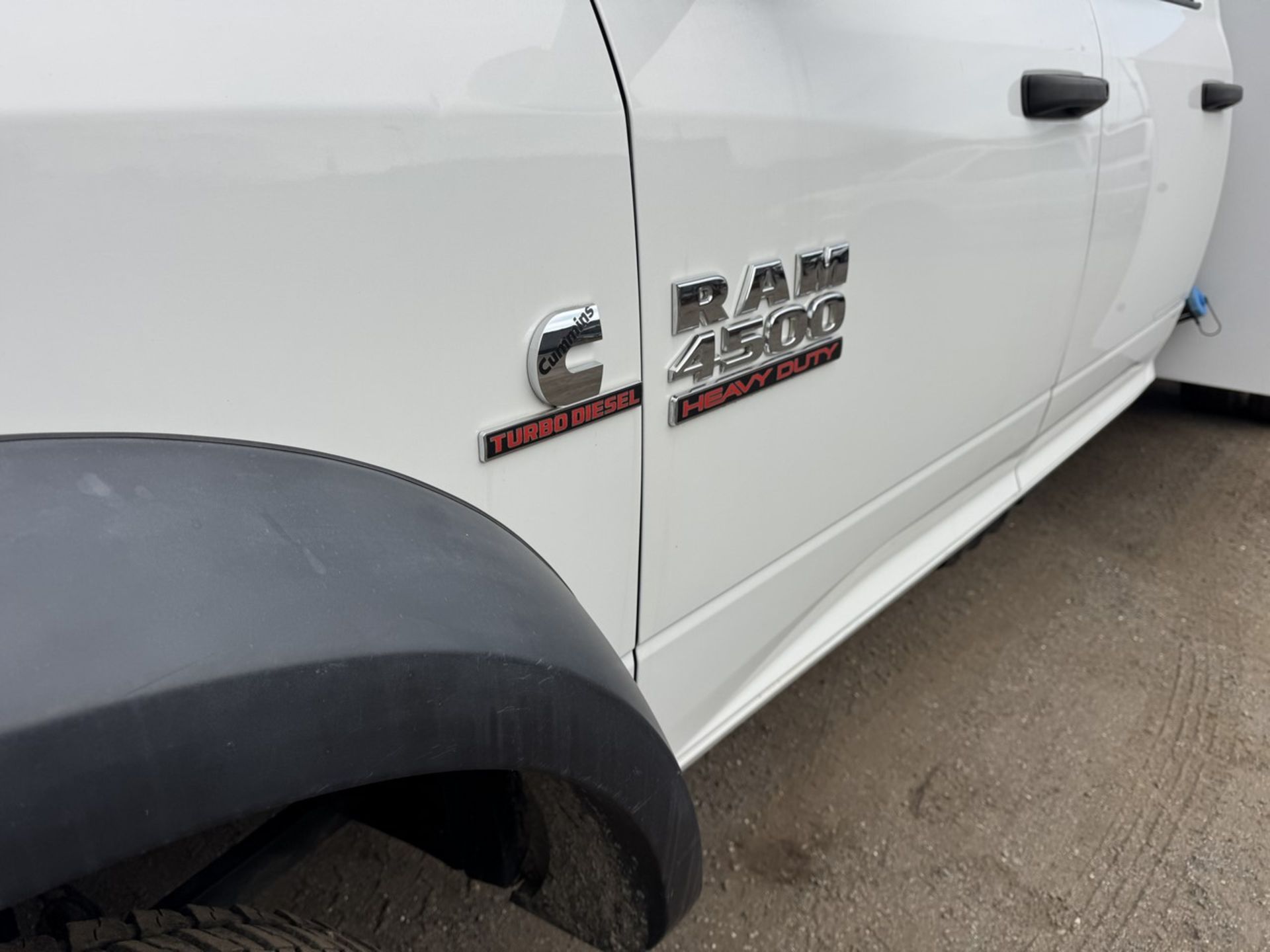 2015 Ram 4500 Utility Body - Image 15 of 33