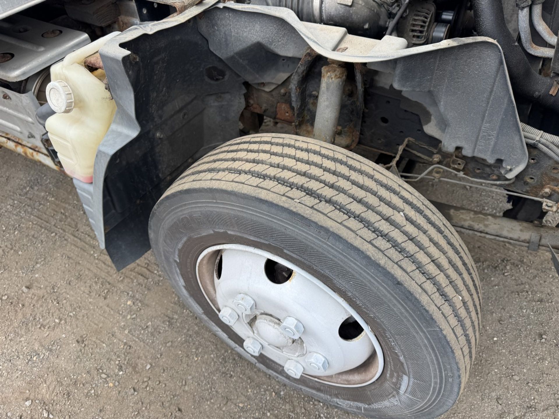 2011 Mitsubishi Fuso FE160 14’ Box Truck - Image 16 of 22