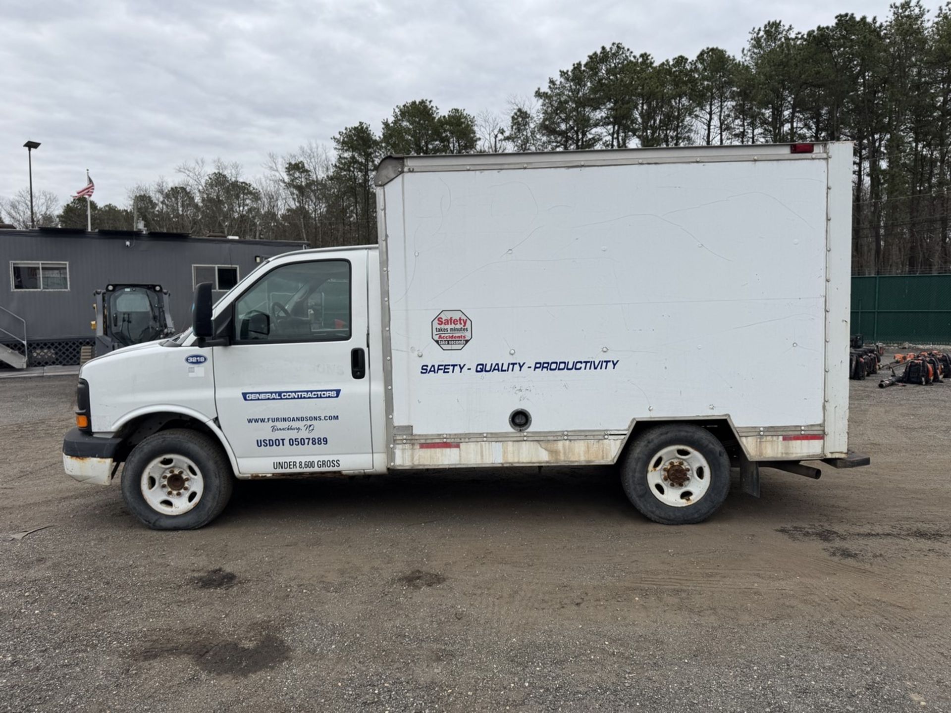 2003 GMC 2500 Box Van - Image 9 of 16