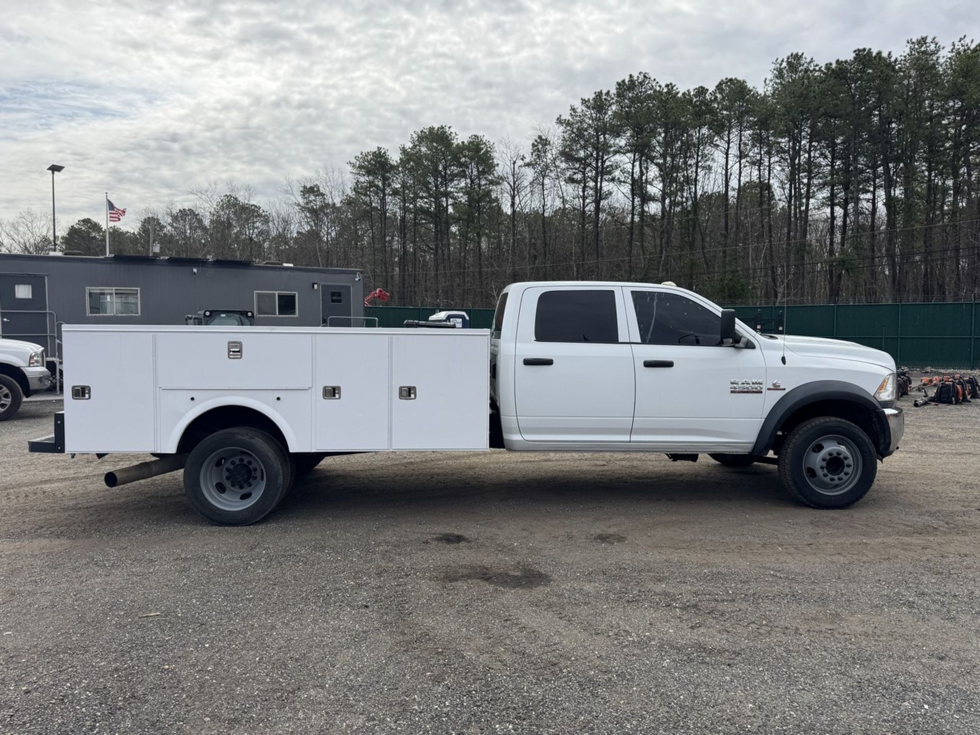 2015 Ram 4500 Utility Body - Image 4 of 33