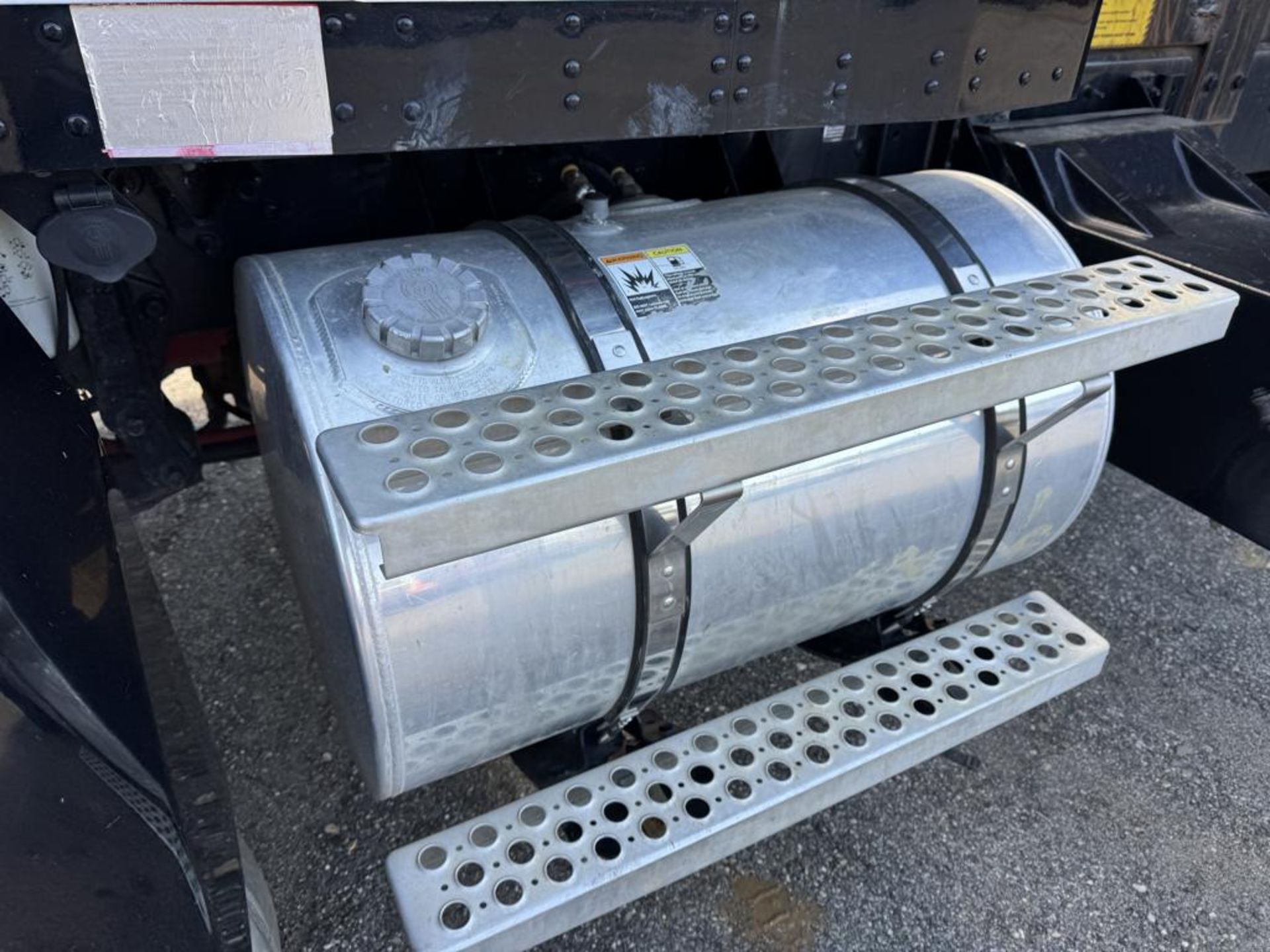 2020 Kenworth T370 Single Axle Dump 48k Original Miles - Image 19 of 46