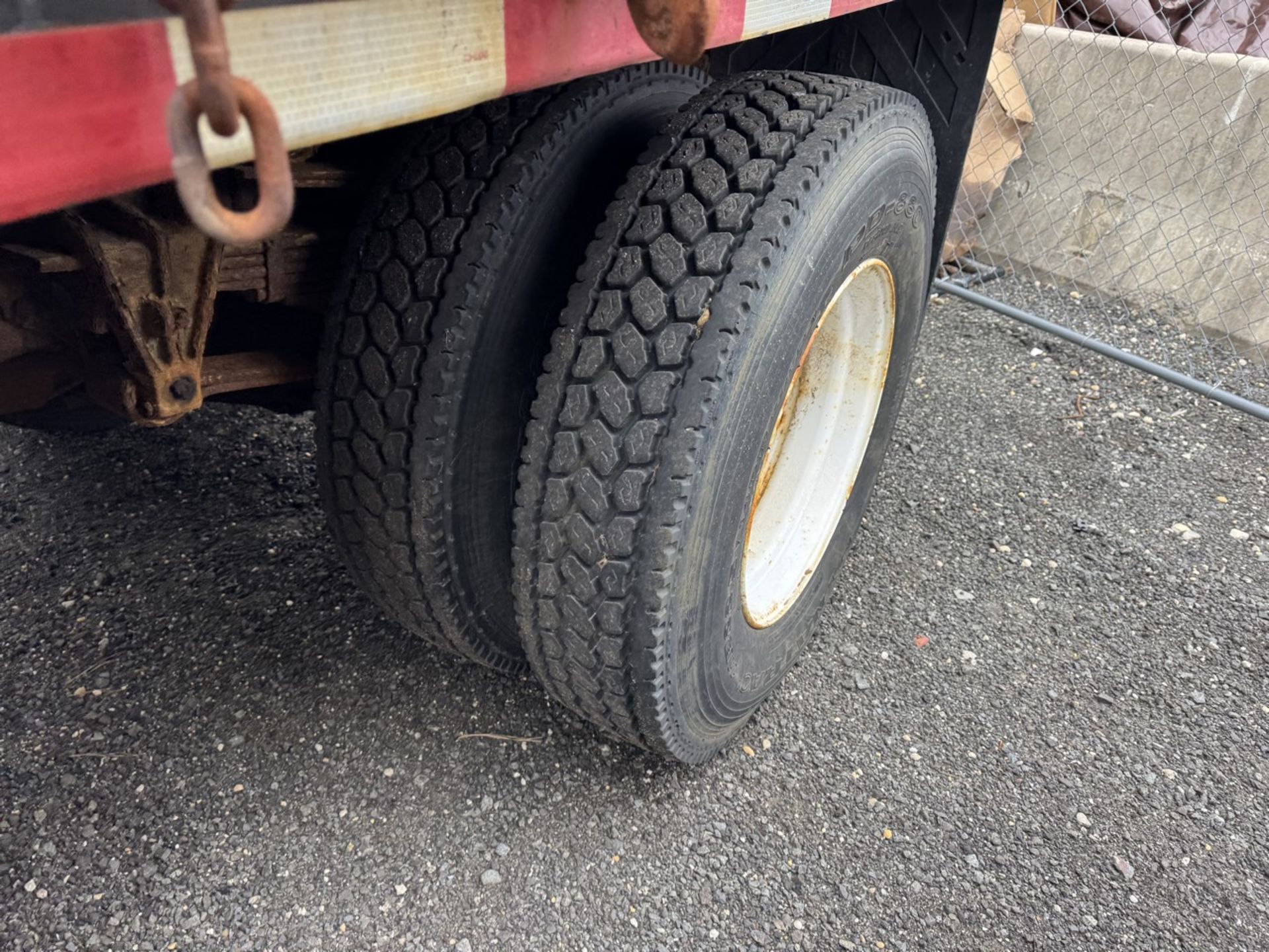 2000 International 4900 w/ Salter (INOPERABLE) - Image 10 of 24