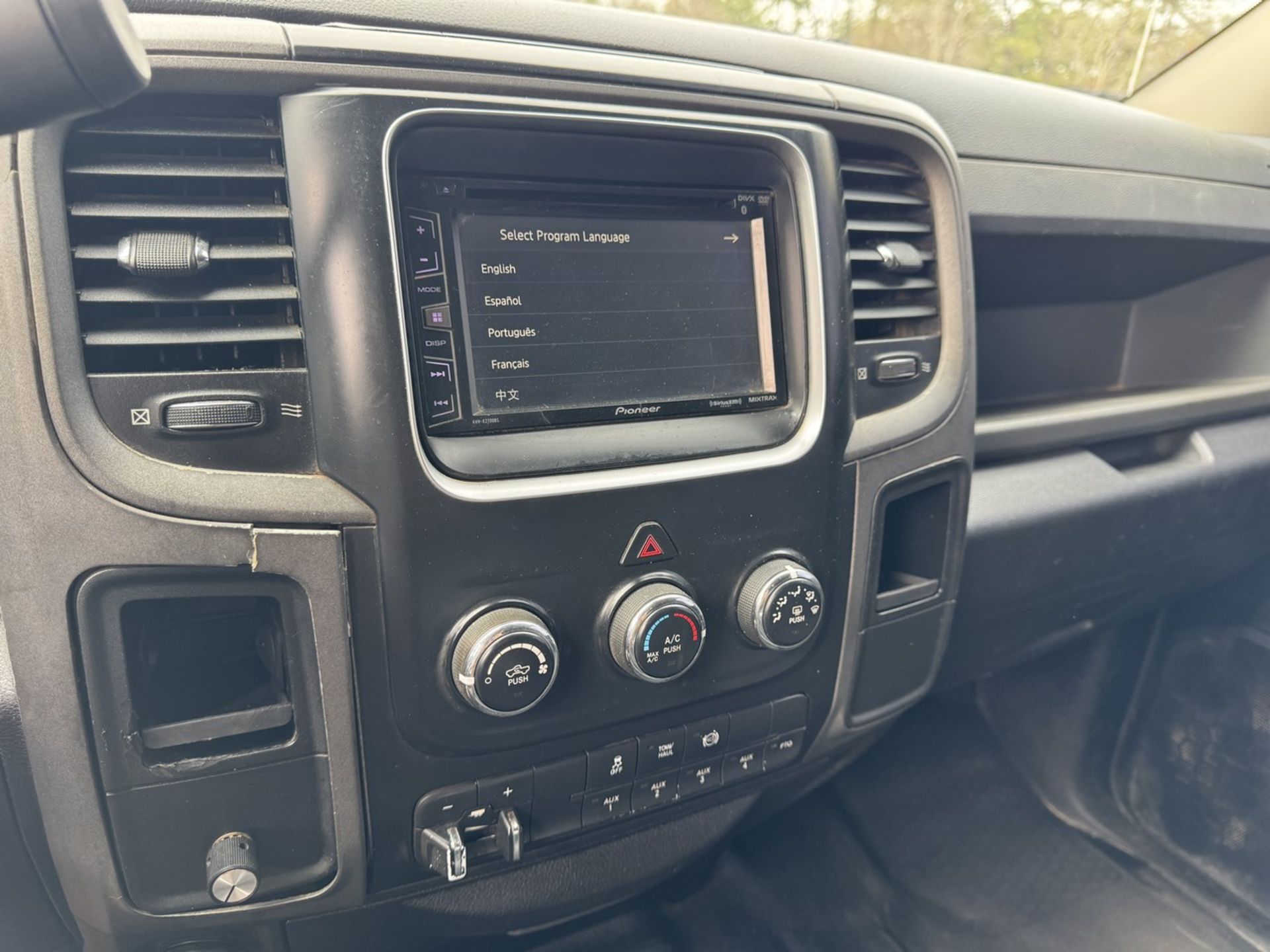 2015 Ram 4500 Utility Body - Image 31 of 33