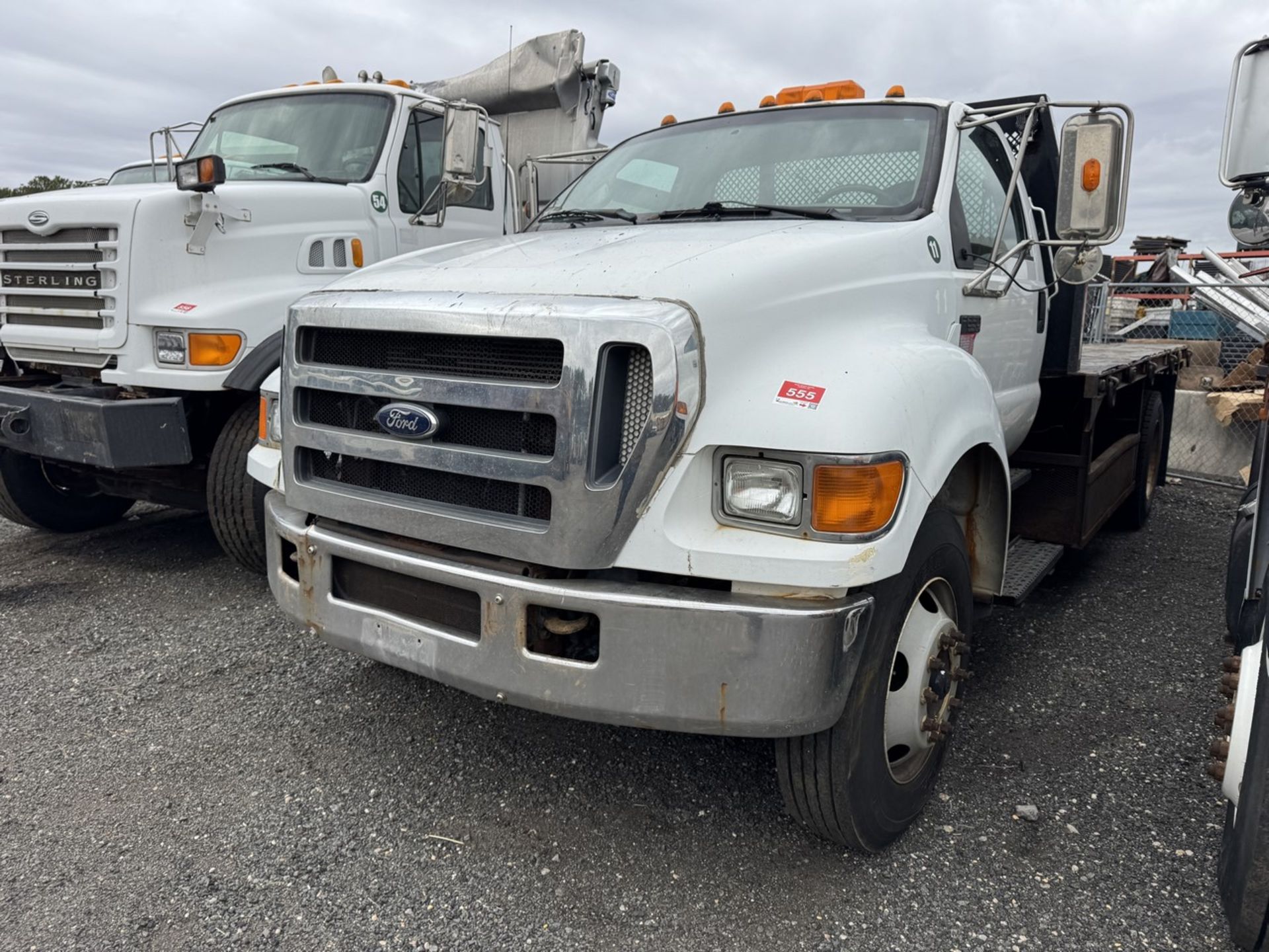 2004 Ford F-650 Flat Bed 4x2 (INOPERABLE) - Image 5 of 23