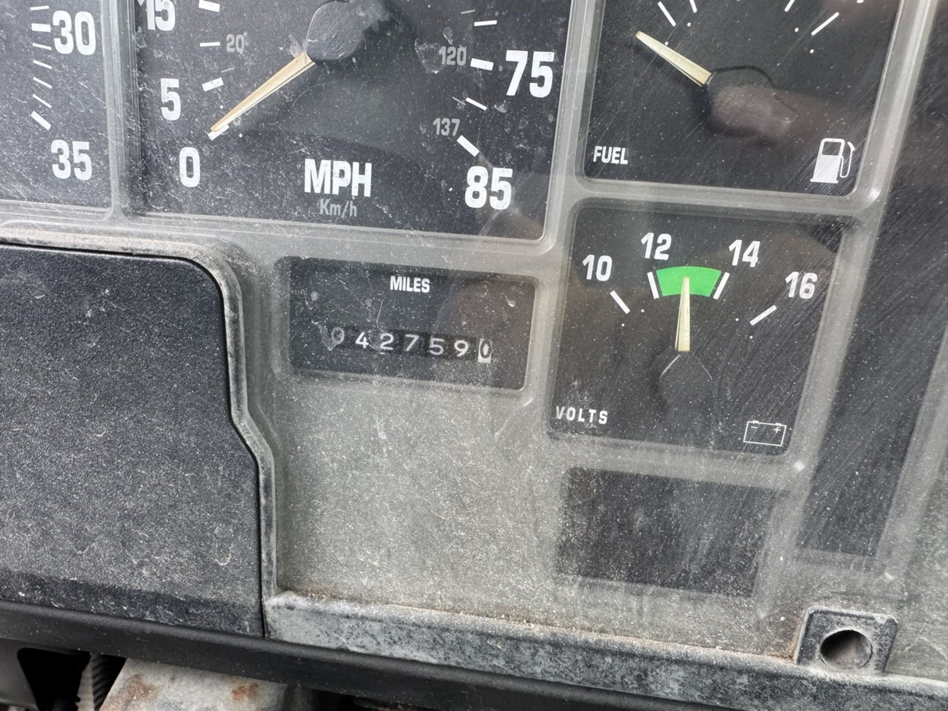 2000 International 4900 w/ Salter (INOPERABLE) - Image 22 of 24