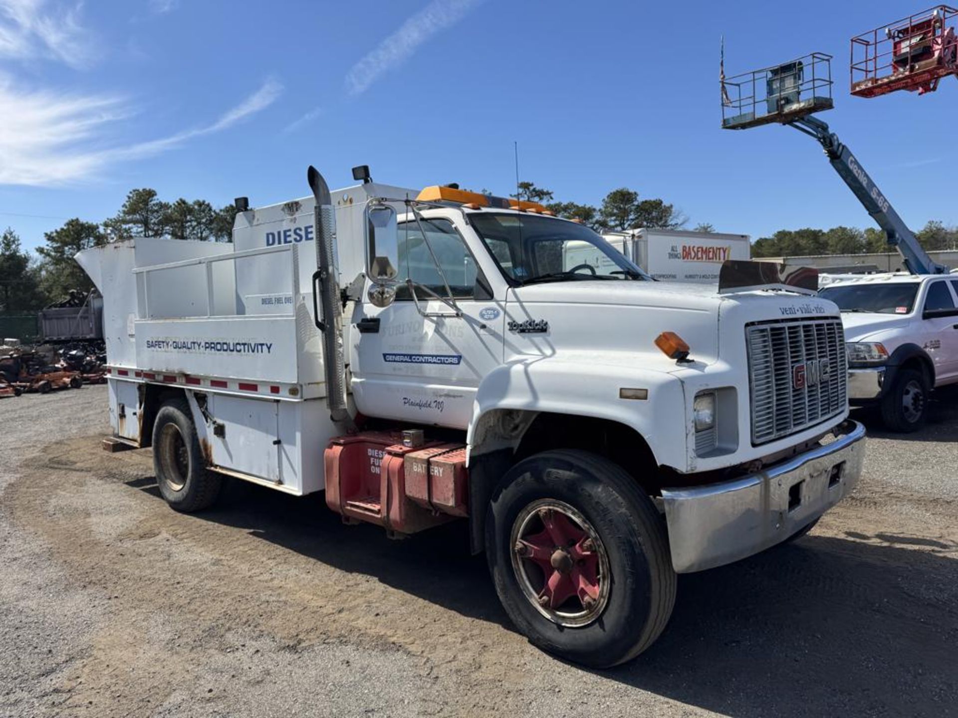 1991 GMC TopKick Lube Truck - Image 2 of 32