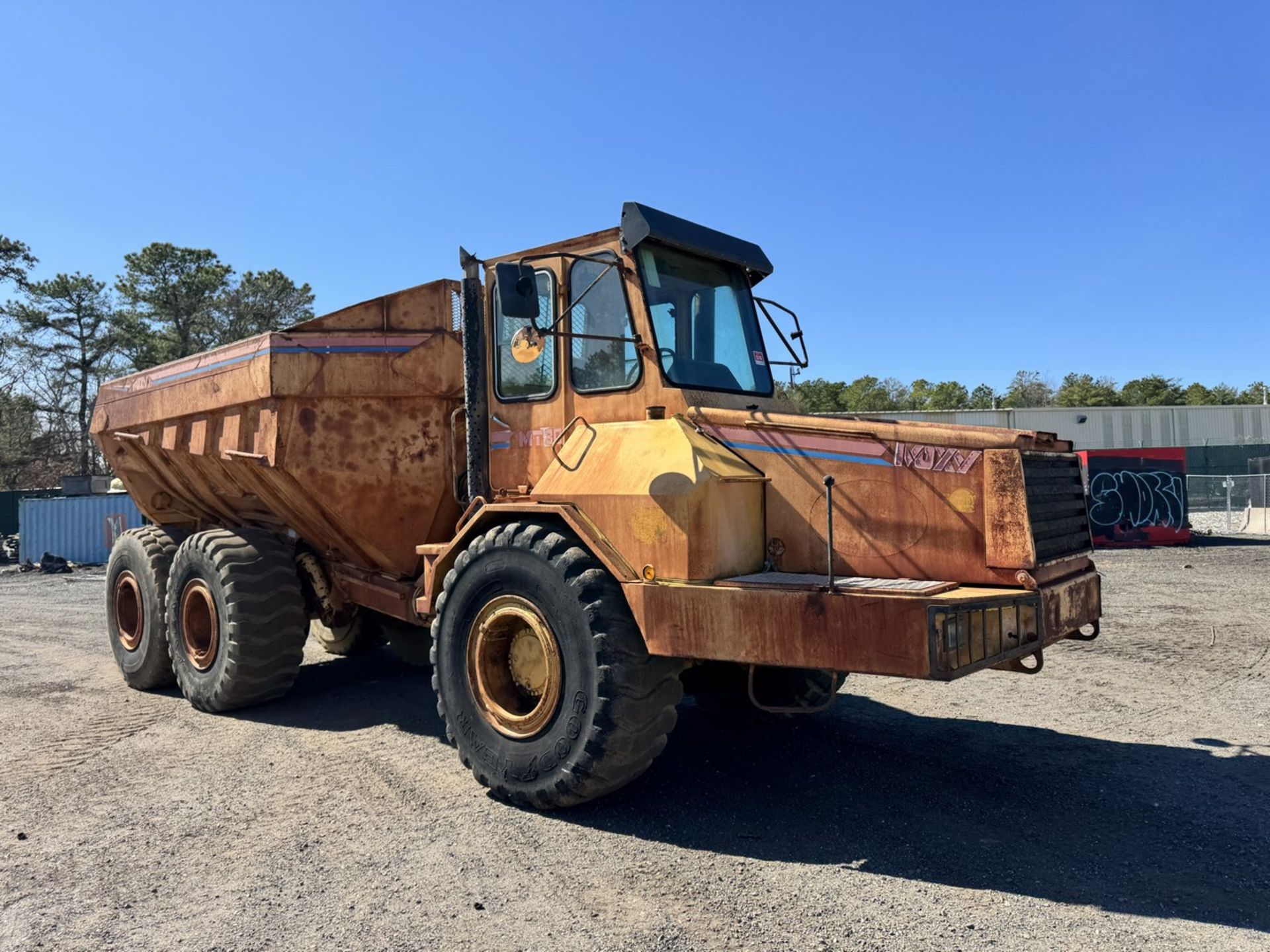 1995 Moxy MT30S3 Articulating Dump Truck - Image 3 of 36