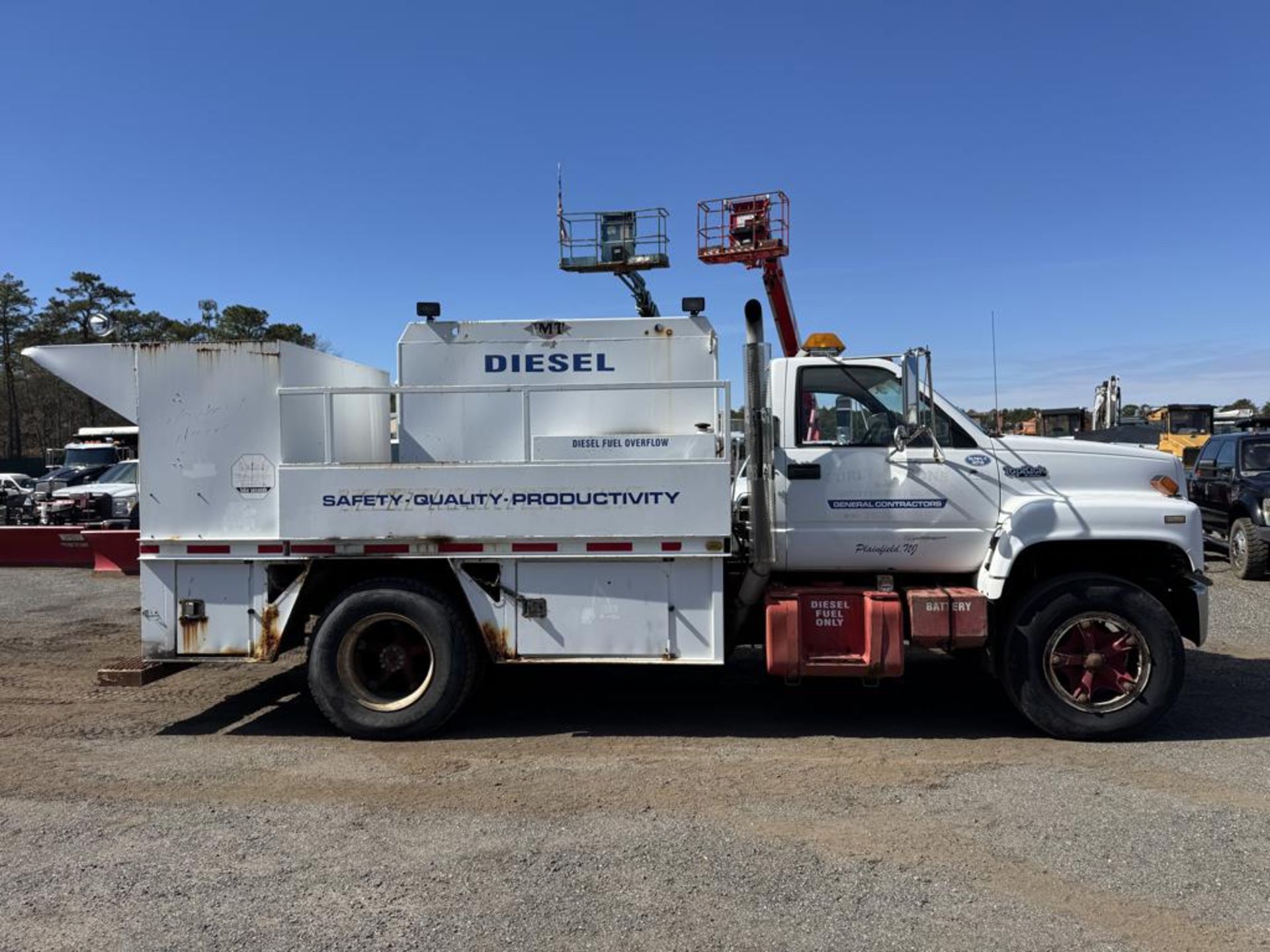 1991 GMC TopKick Lube Truck - Image 3 of 32