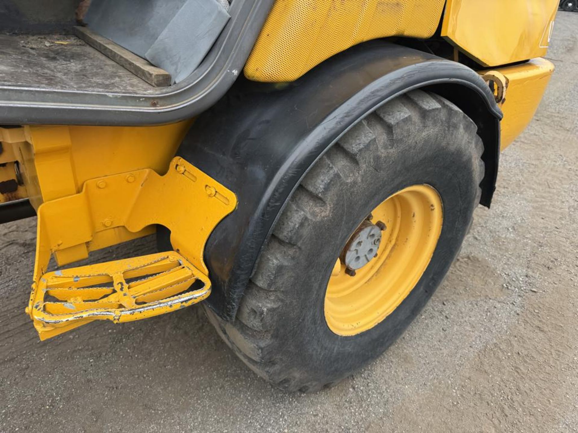 Volvo L20B Compact Wheel Loader - Image 17 of 30