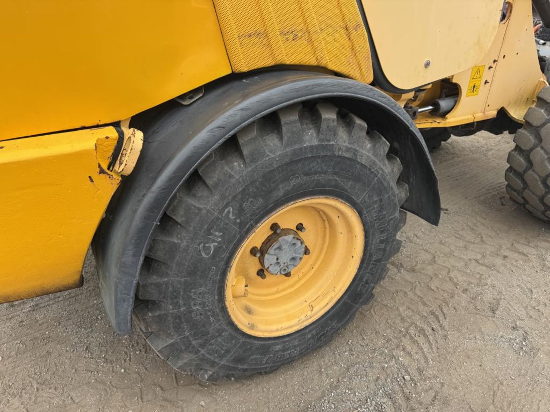 Volvo L20B Compact Wheel Loader - Image 18 of 30
