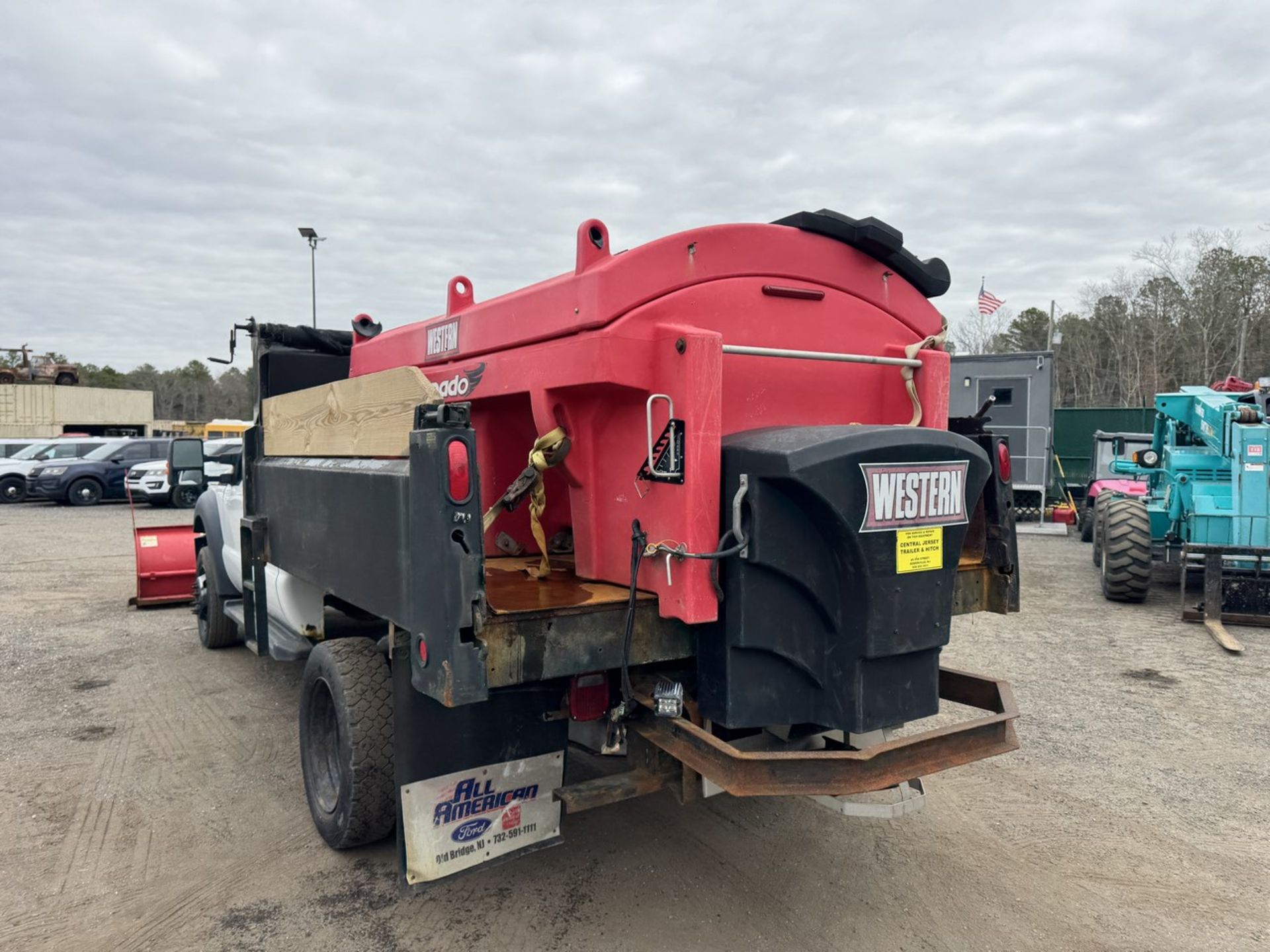 2015 Ford F-550 Mason Dump 4x4 w/ Plow and Salter - Image 9 of 32
