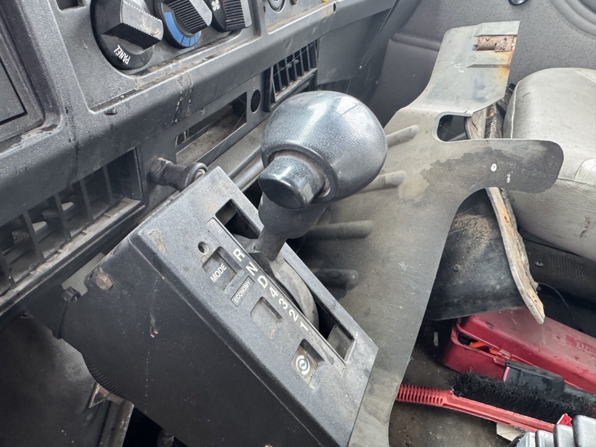 2000 International 4900 w/ Salter (INOPERABLE) - Image 21 of 24