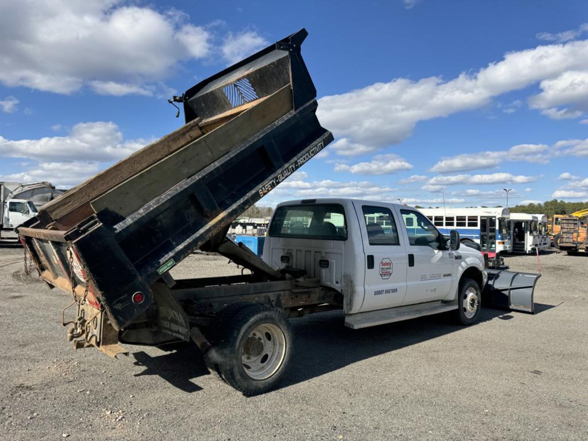 2004 Ford F-450 Mason Dump 4x4 w/ Plow - Image 3 of 32