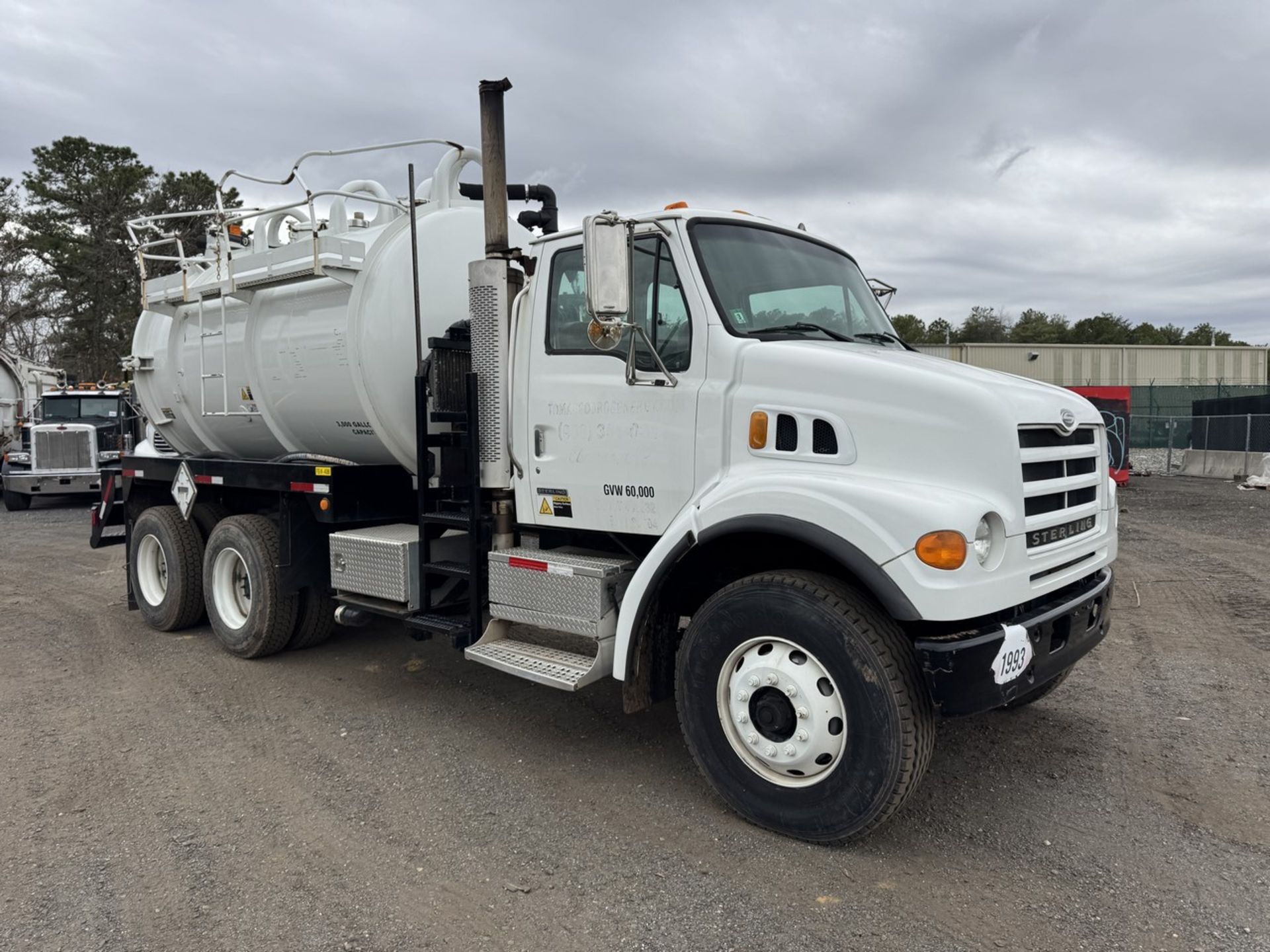 2004 Sterling L7500 Vacuum Loader Truck - Image 3 of 48