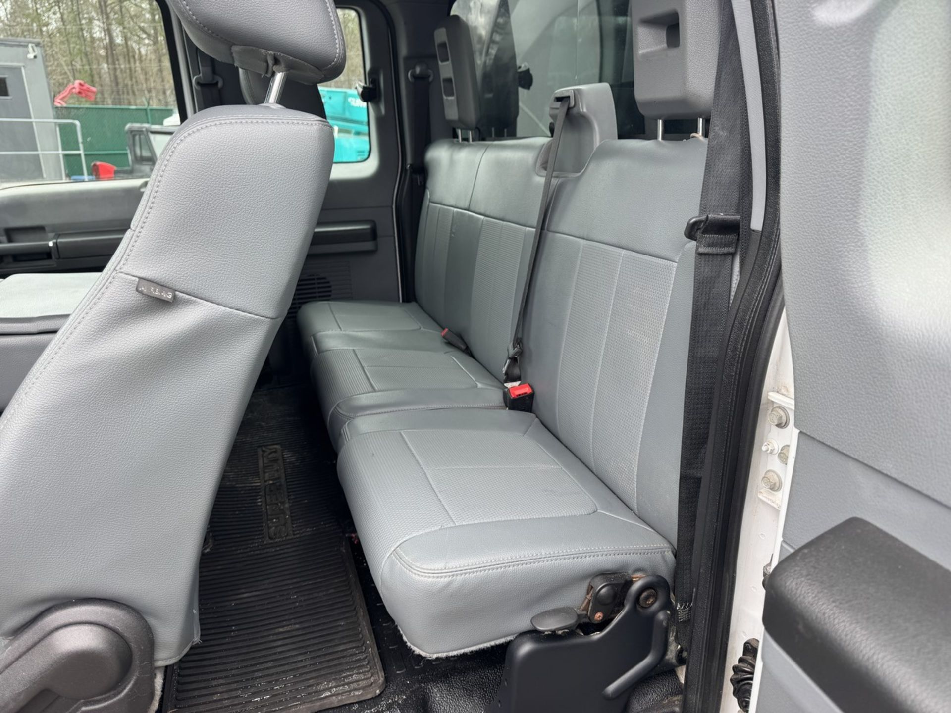 2016 Ford F-550 Mason Dump 4x4 w/ Plow and Salter - Image 34 of 39