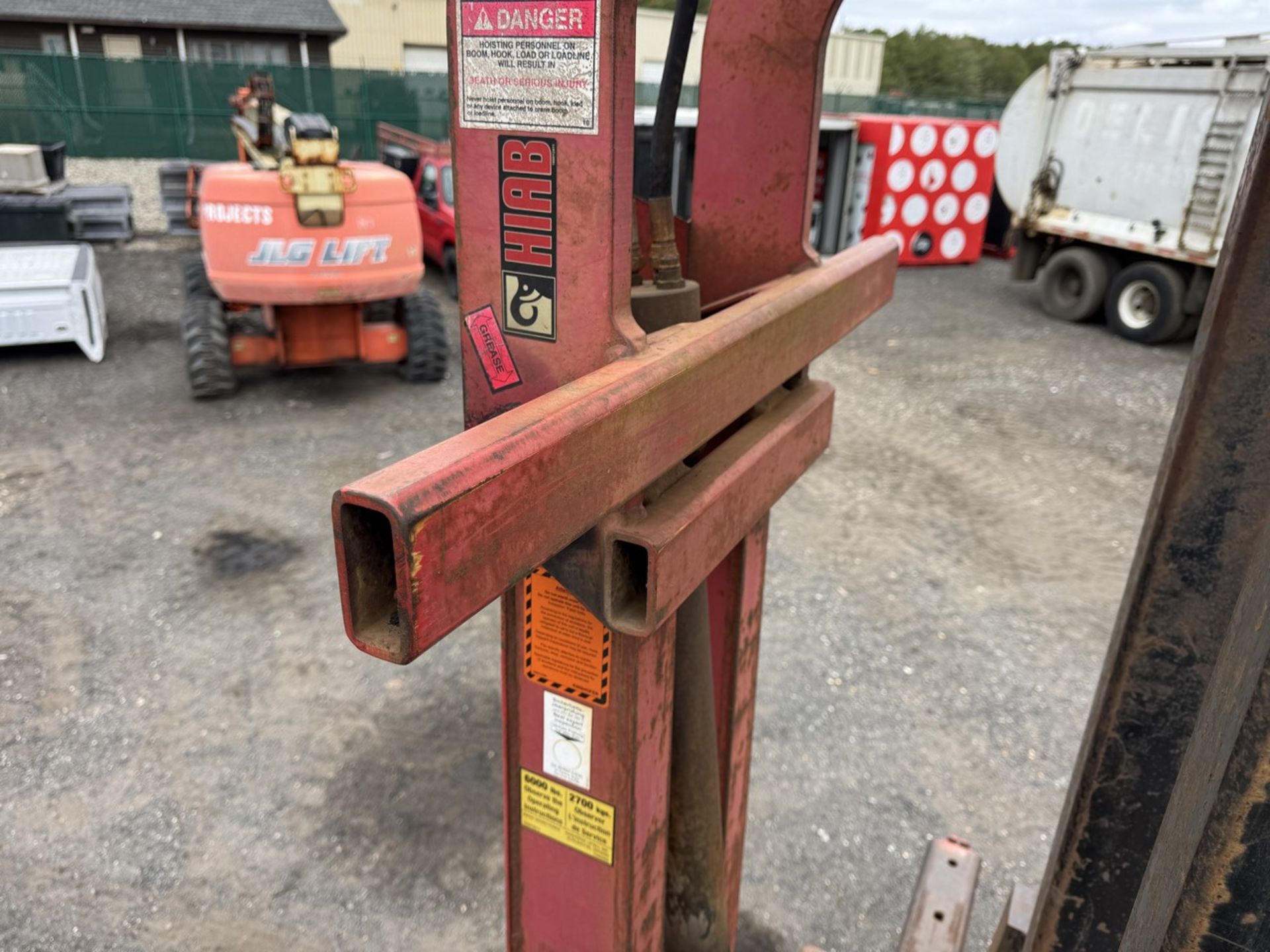 2005 HIAB 255K-2 HIPRO Material Crane Mounted on 2005 Sterling 6513 - Image 32 of 56