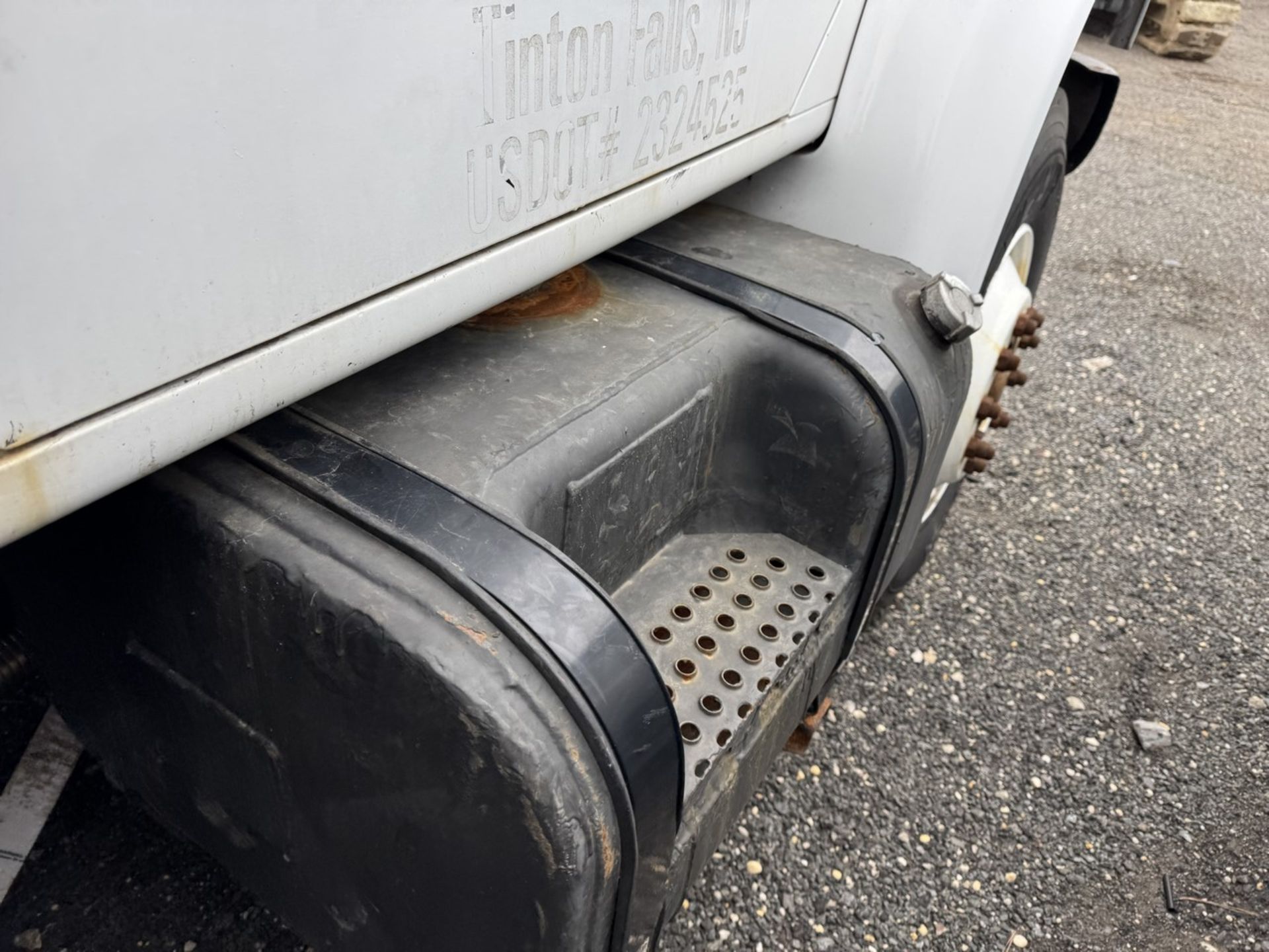 2000 International 4900 w/ Salter (INOPERABLE) - Image 16 of 24
