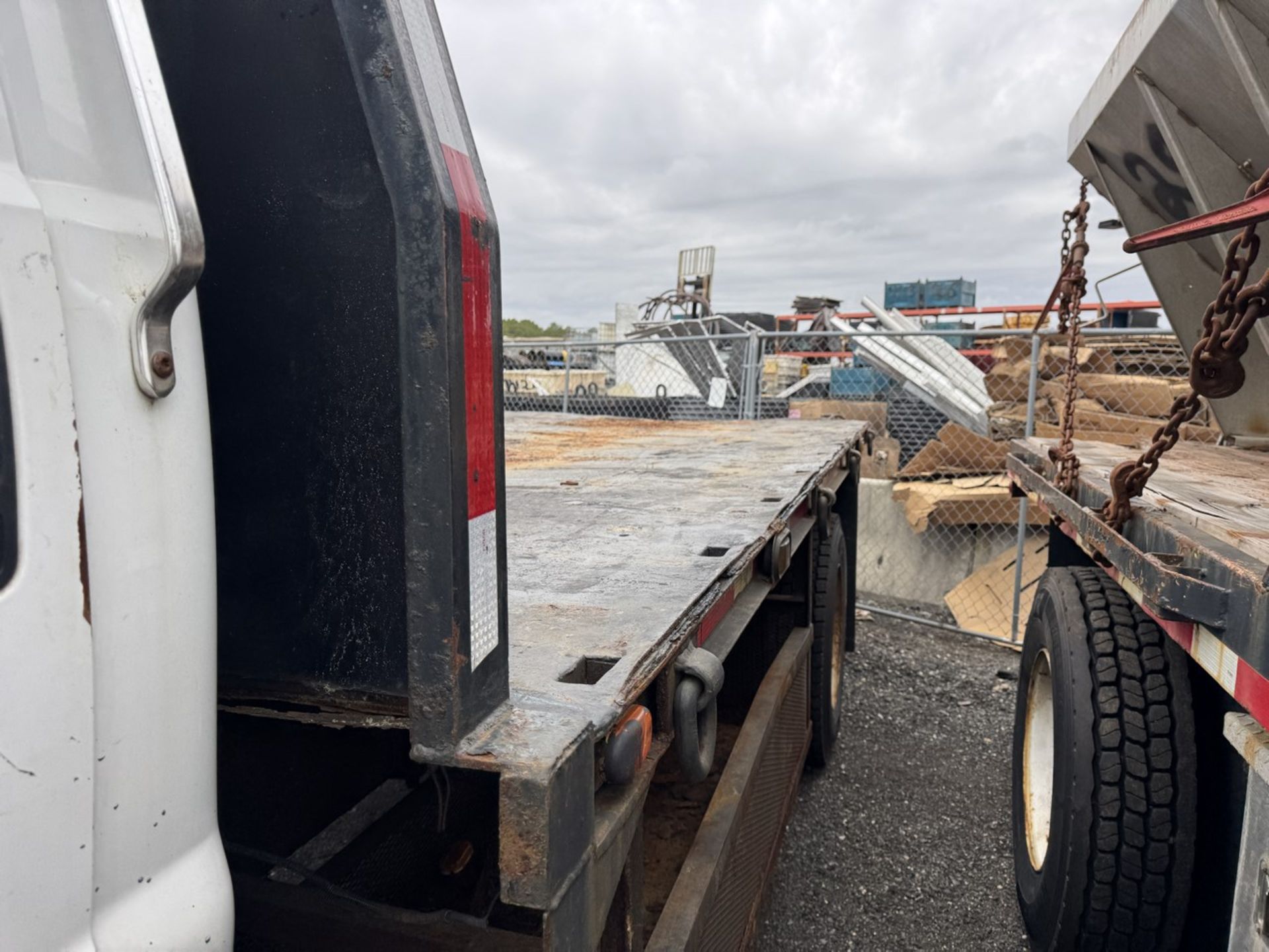 2004 Ford F-650 Flat Bed 4x2 (INOPERABLE) - Image 9 of 23