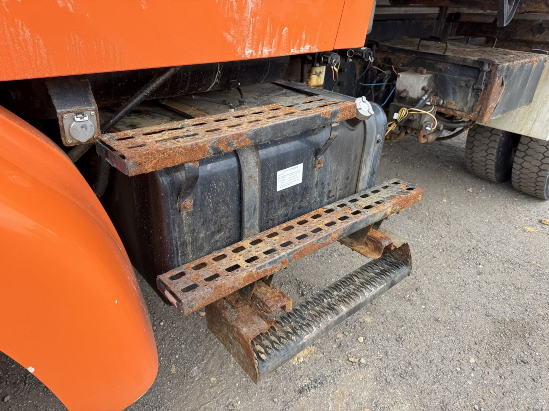 2004 Sterling Single Axle Dump - Image 17 of 34
