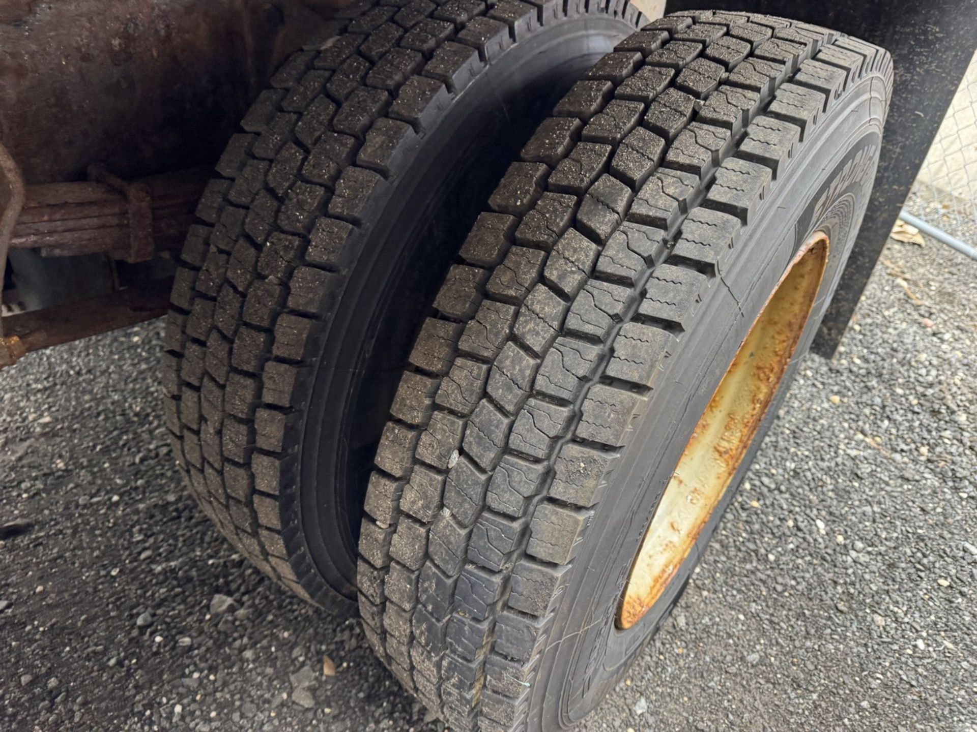 2004 Ford F-650 Flat Bed 4x2 (INOPERABLE) - Image 10 of 23