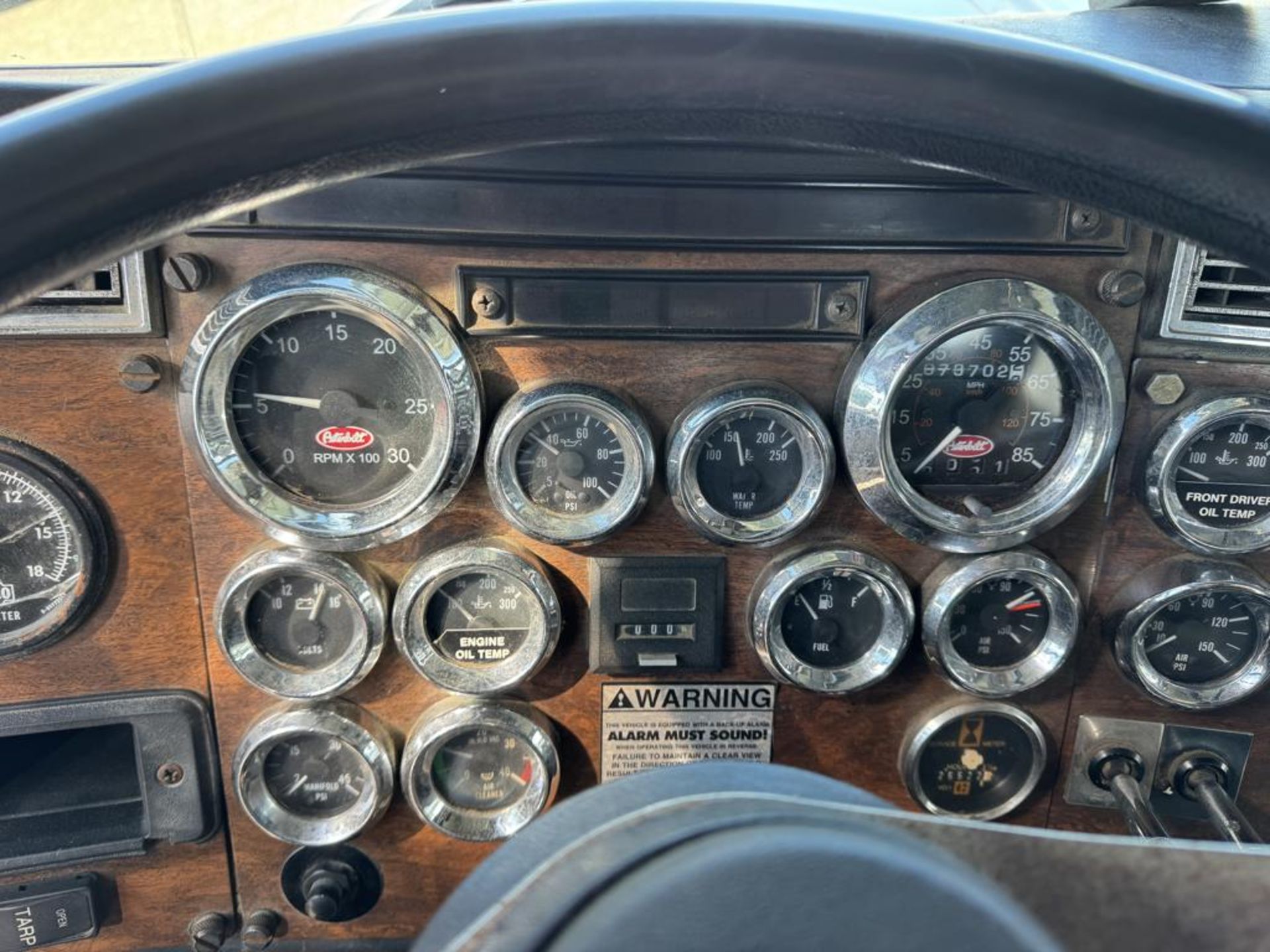 1988 Peterbilt 379 Day Cab Tandem - Image 35 of 46