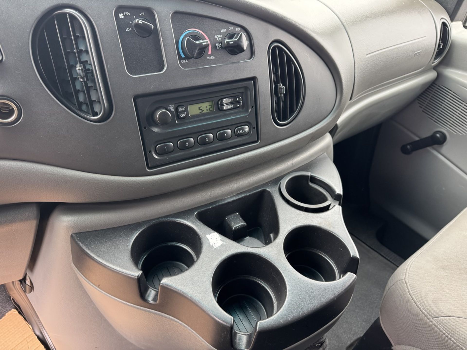 2008 Ford E-350 - Image 20 of 23