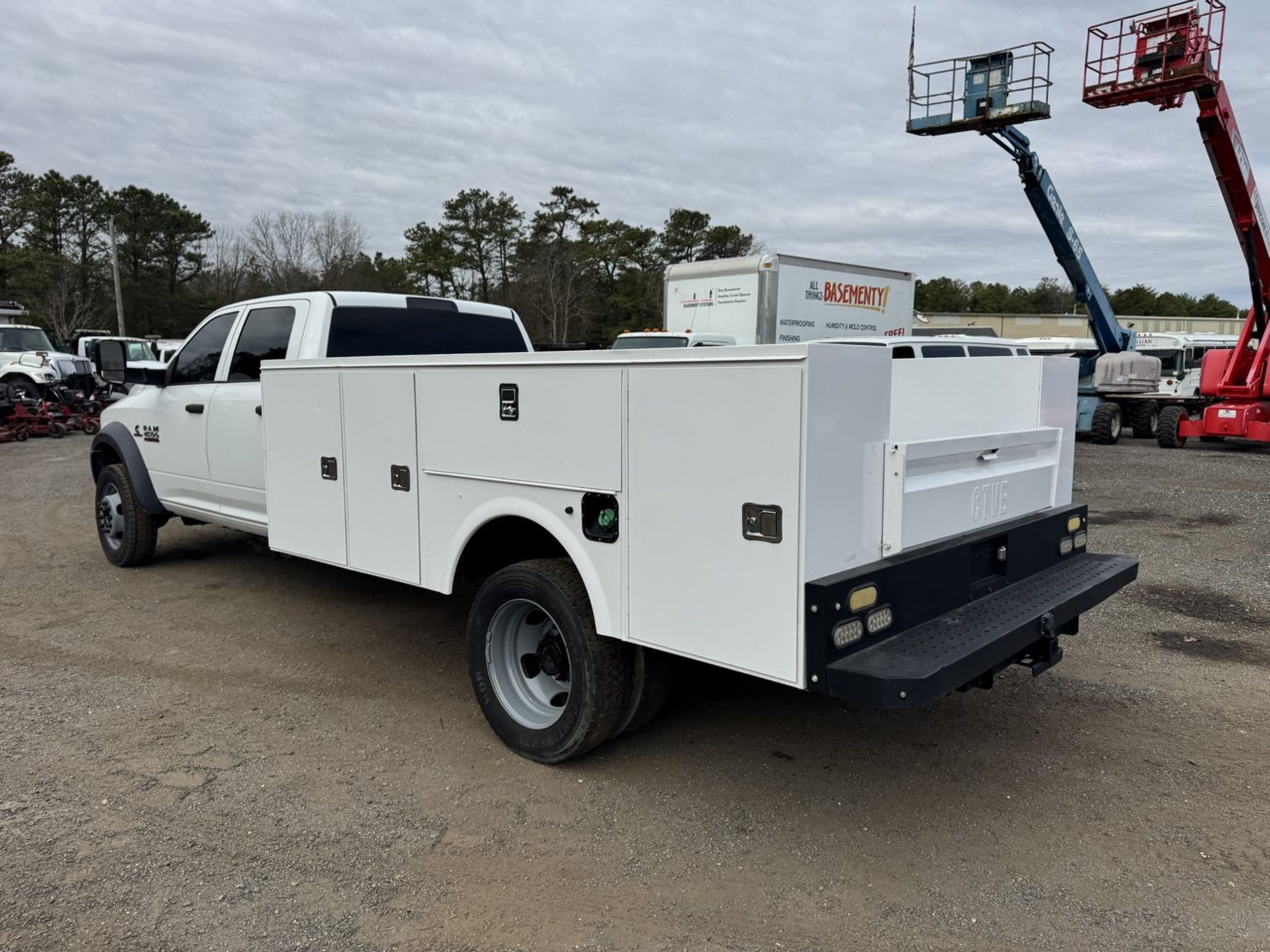 2015 Ram 4500 Utility Body - Image 10 of 33