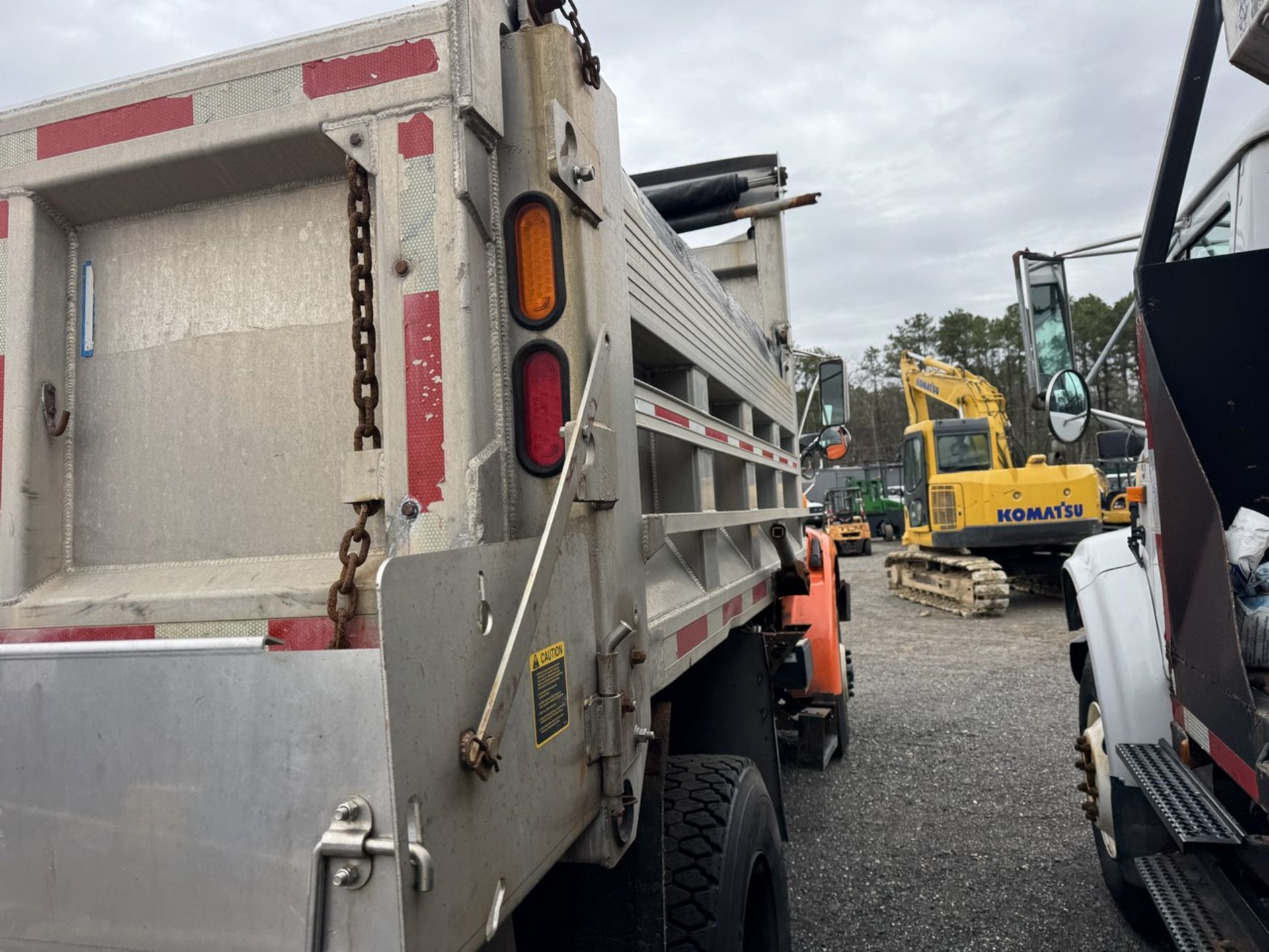 2004 Sterling Single Axle Dump (INOPERABLE) - Image 16 of 28