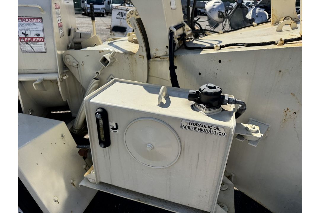 2016 Morbark Beever M12D Wood Chipper - Image 7 of 19