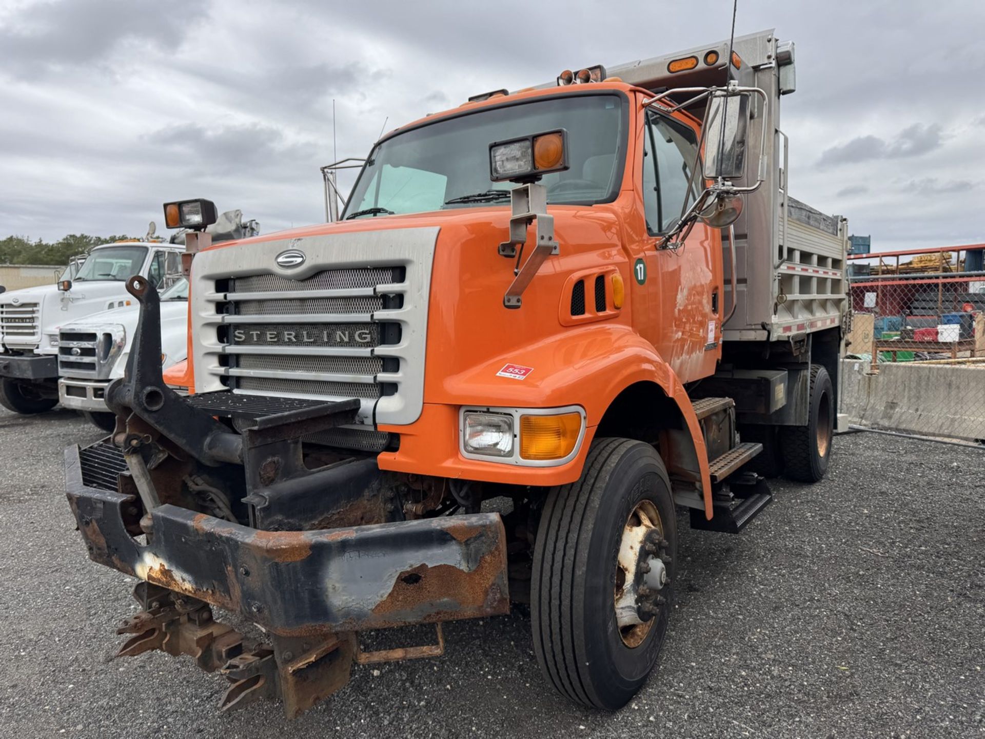 2004 Sterling Single Axle Dump (INOPERABLE) - Image 6 of 28