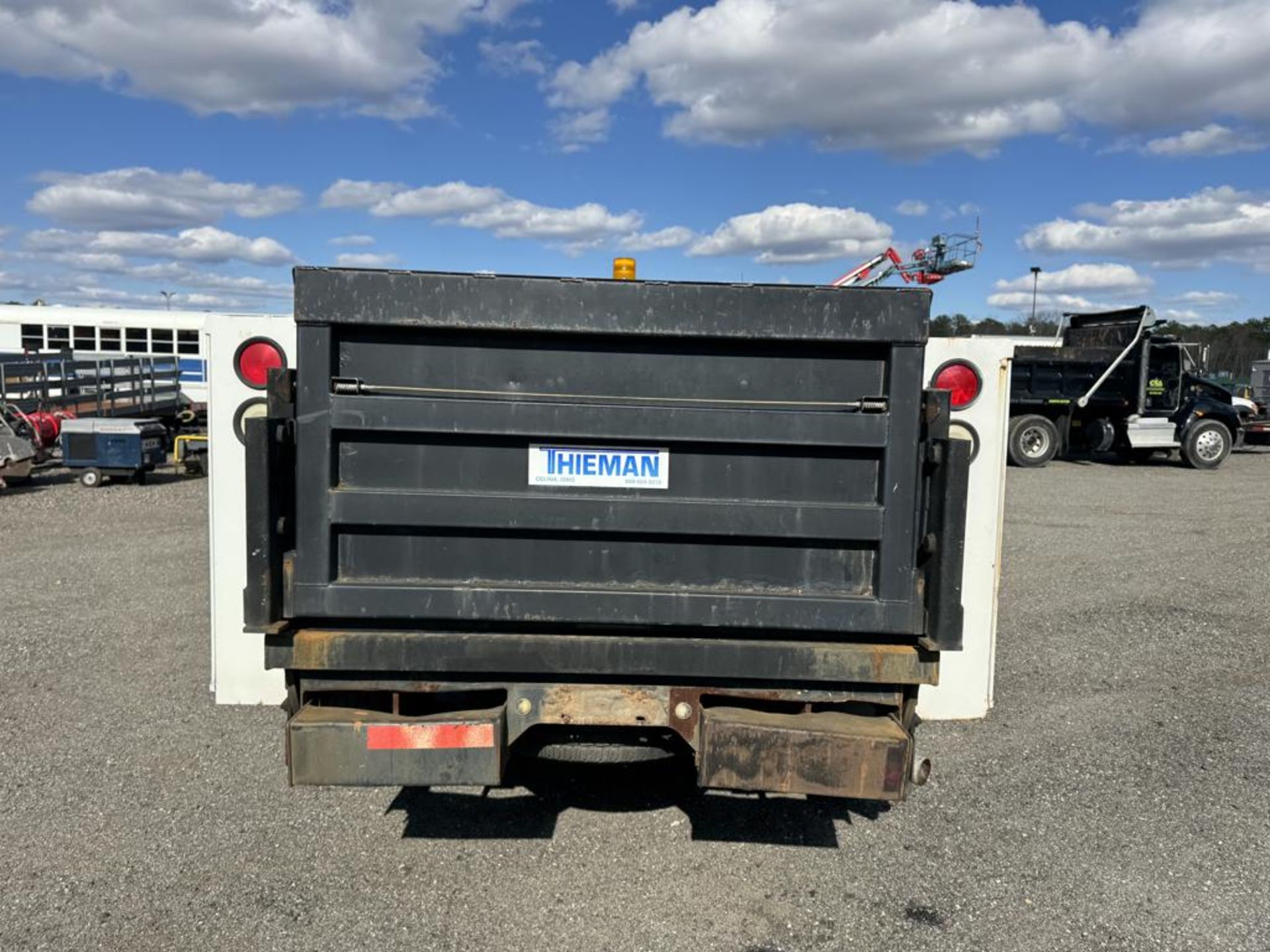 2006 Ford F-250 Utility Truck 4x4 w/ Liftgate - Image 6 of 21