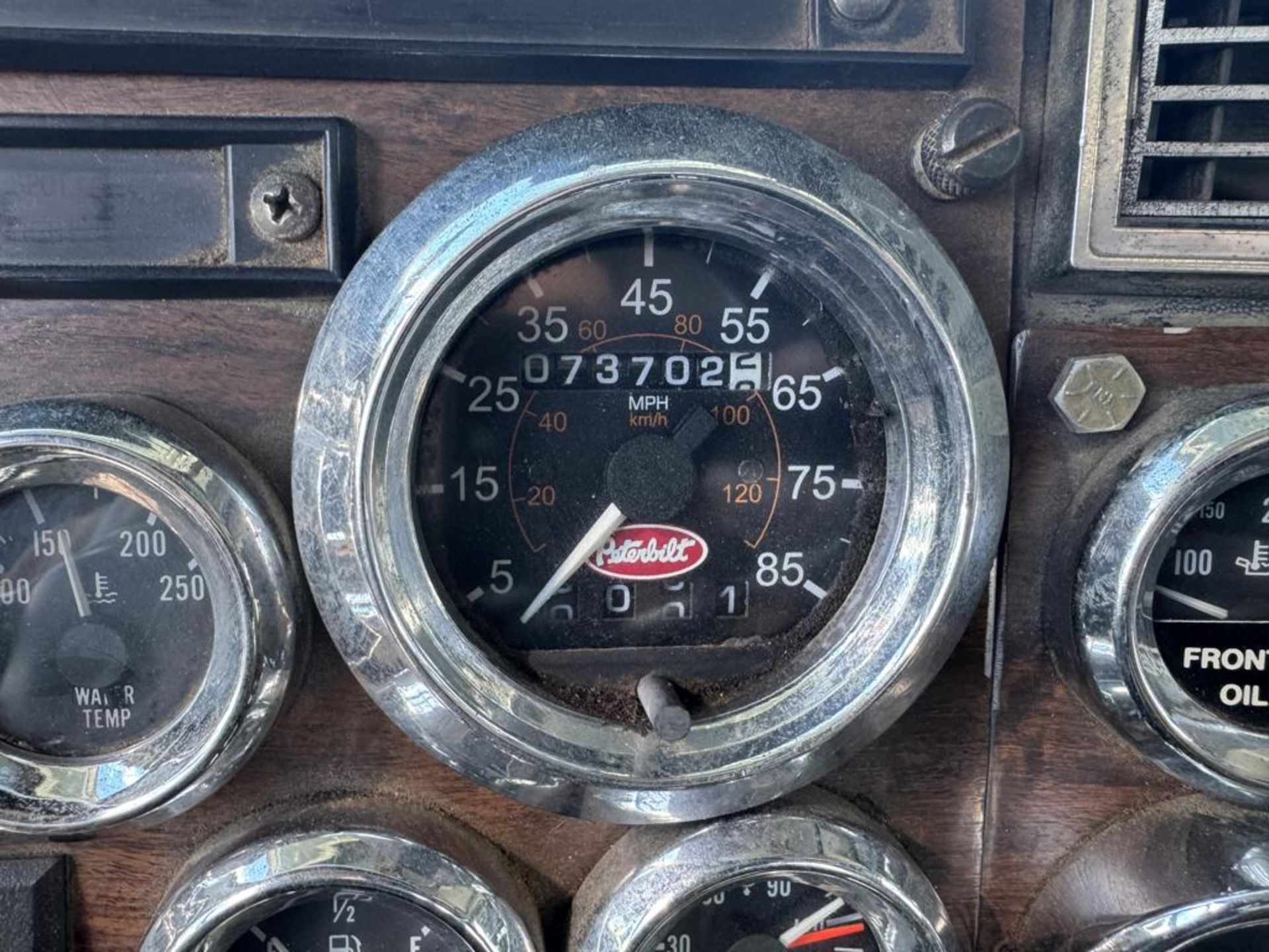 1988 Peterbilt 379 Day Cab Tandem - Image 36 of 46