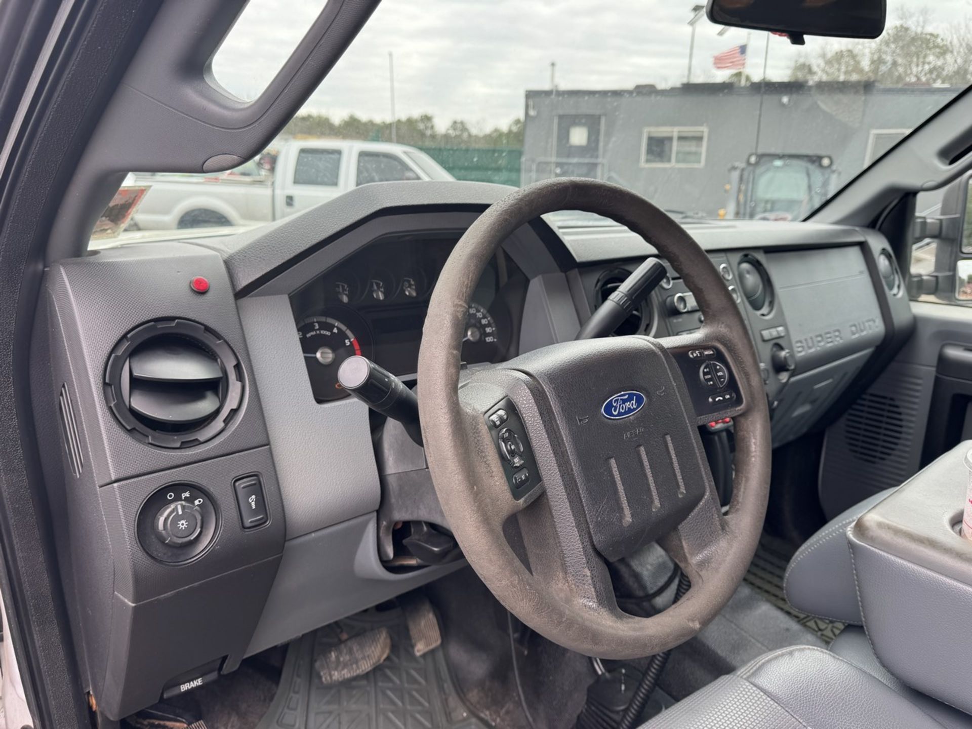 2016 Ford F-550 Mason Dump 4x4 w/ Plow and Salter - Image 35 of 39