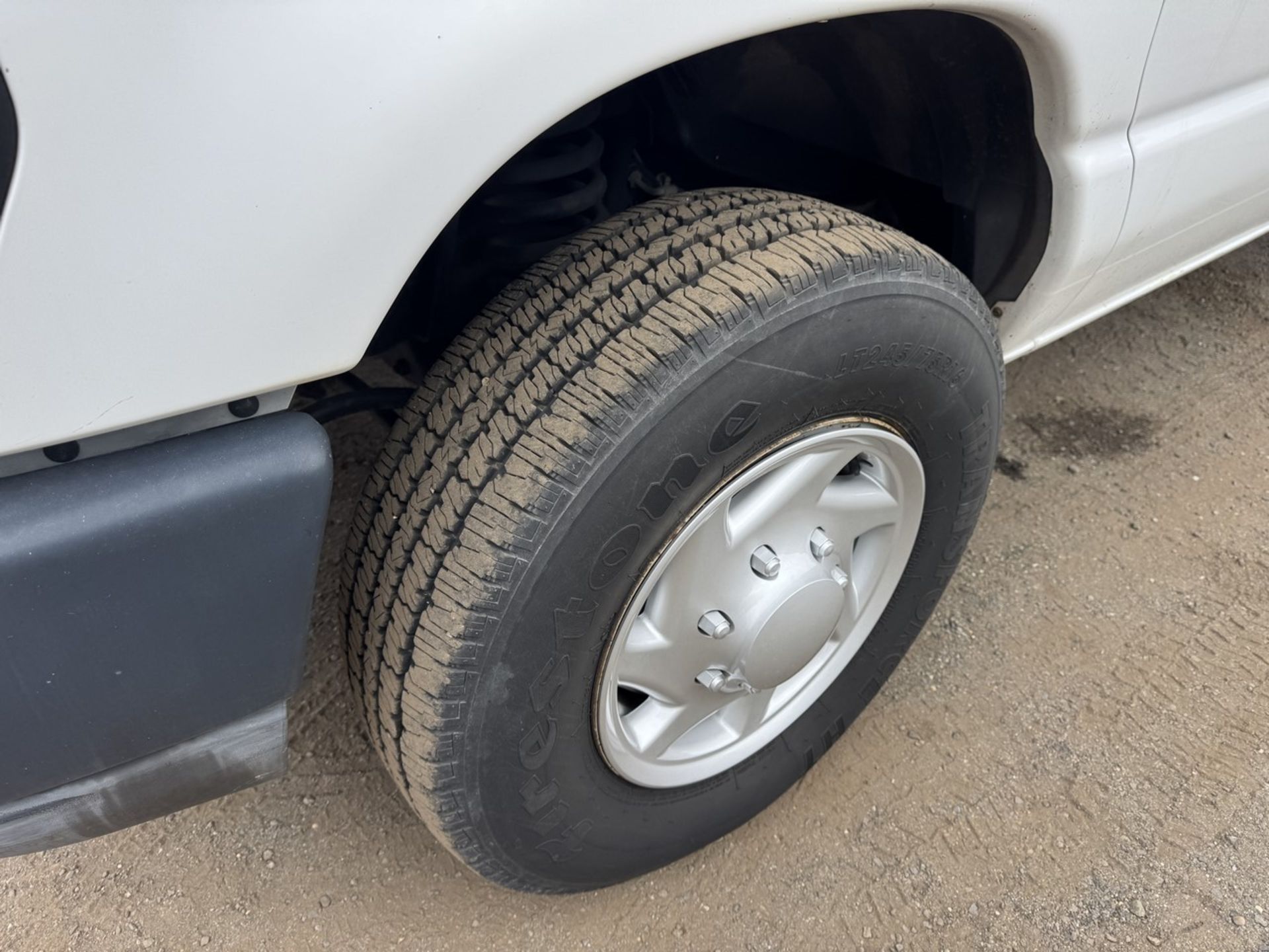 2008 Ford E-350 - Image 12 of 23