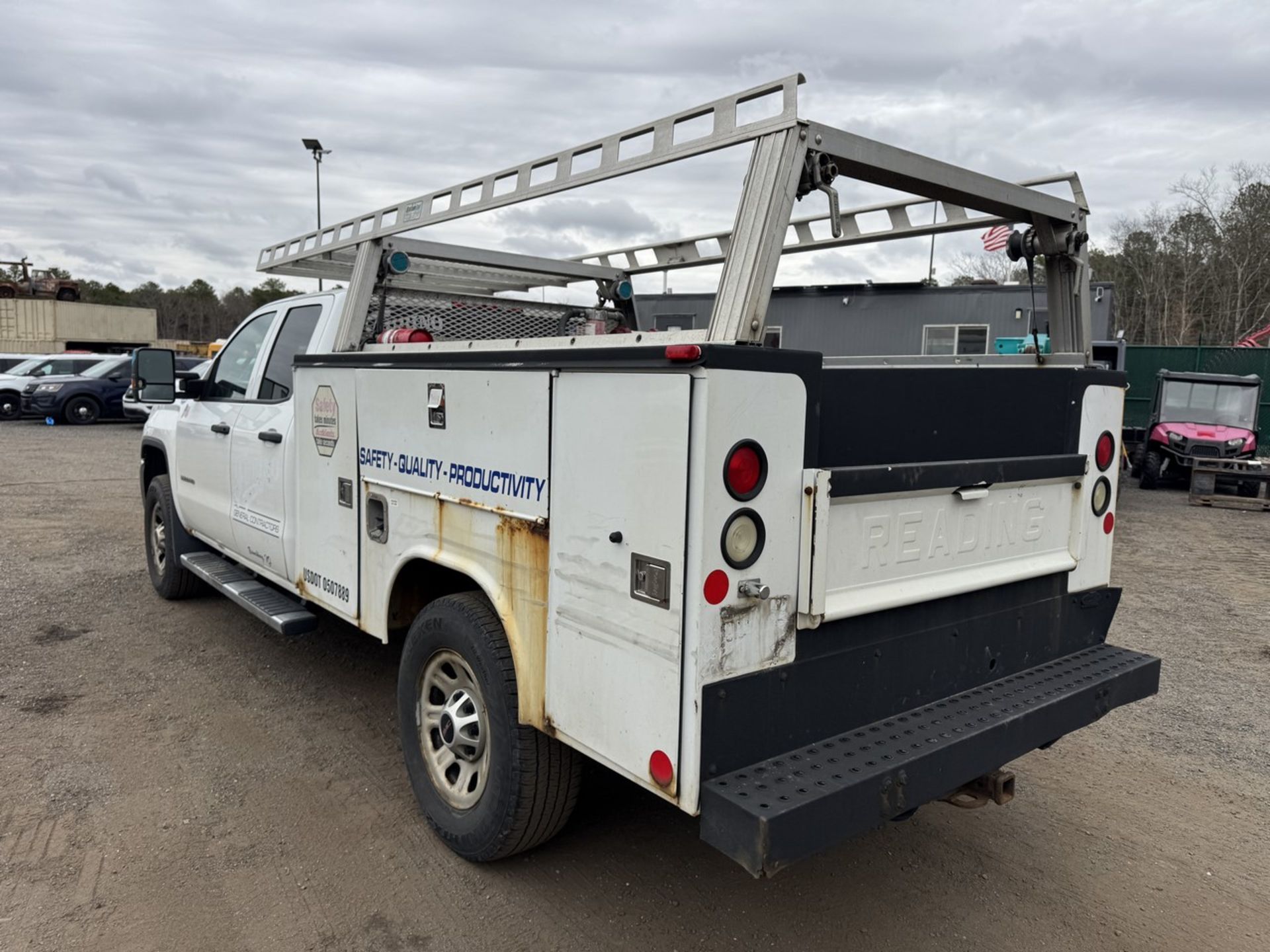 2015 GMC 3500HD Utility Bed 4x4 - Image 8 of 30