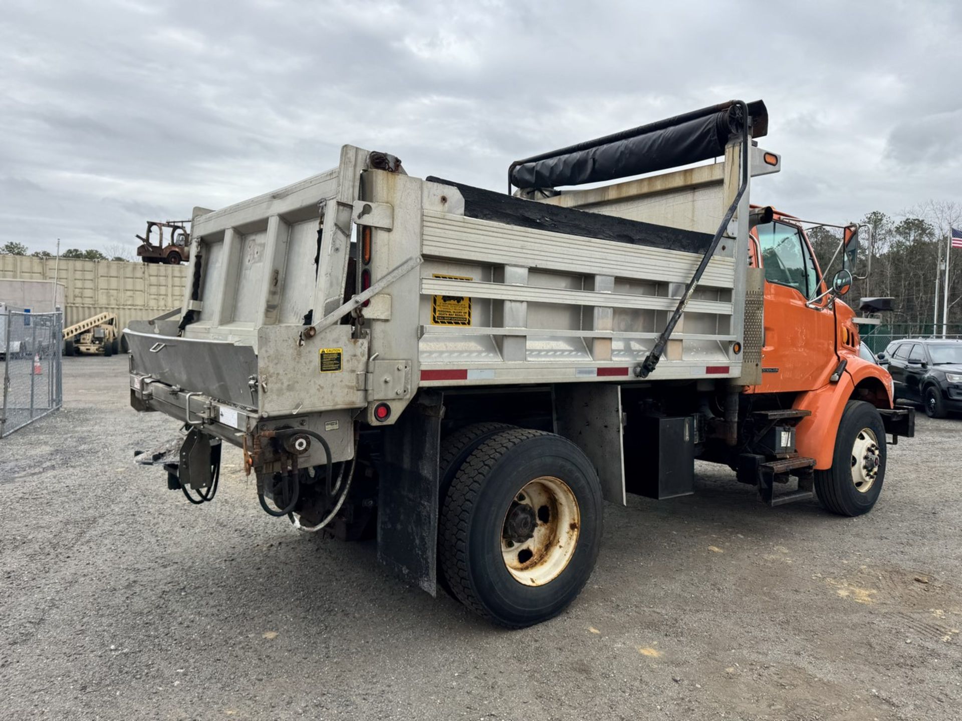 2004 Sterling Single Axle Dump - Image 6 of 34