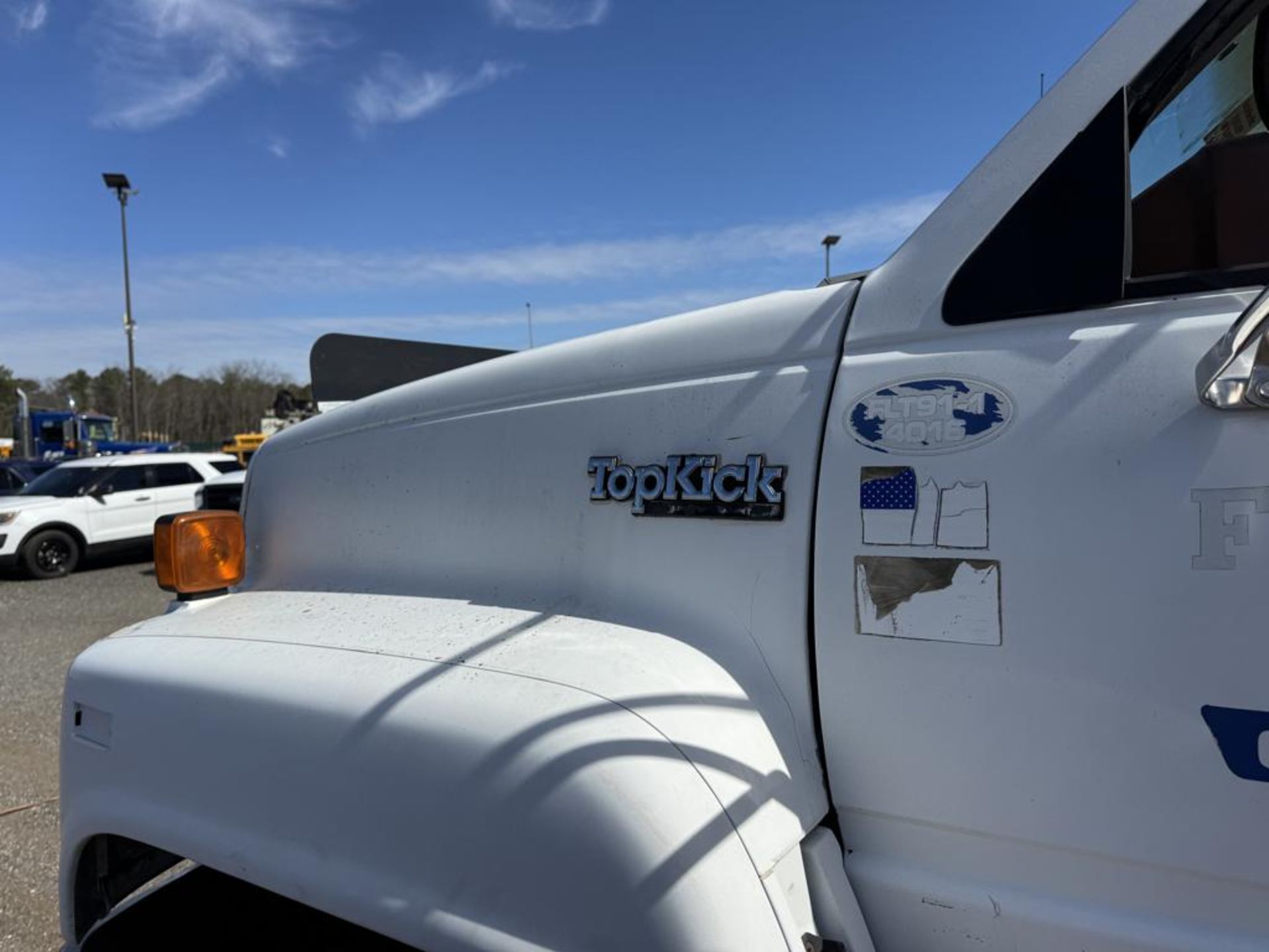 1991 GMC TopKick Lube Truck - Image 13 of 32