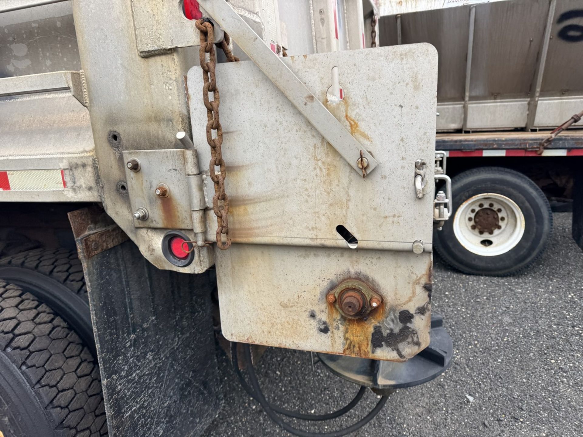 2004 Sterling Single Axle Dump (INOPERABLE) - Image 14 of 28