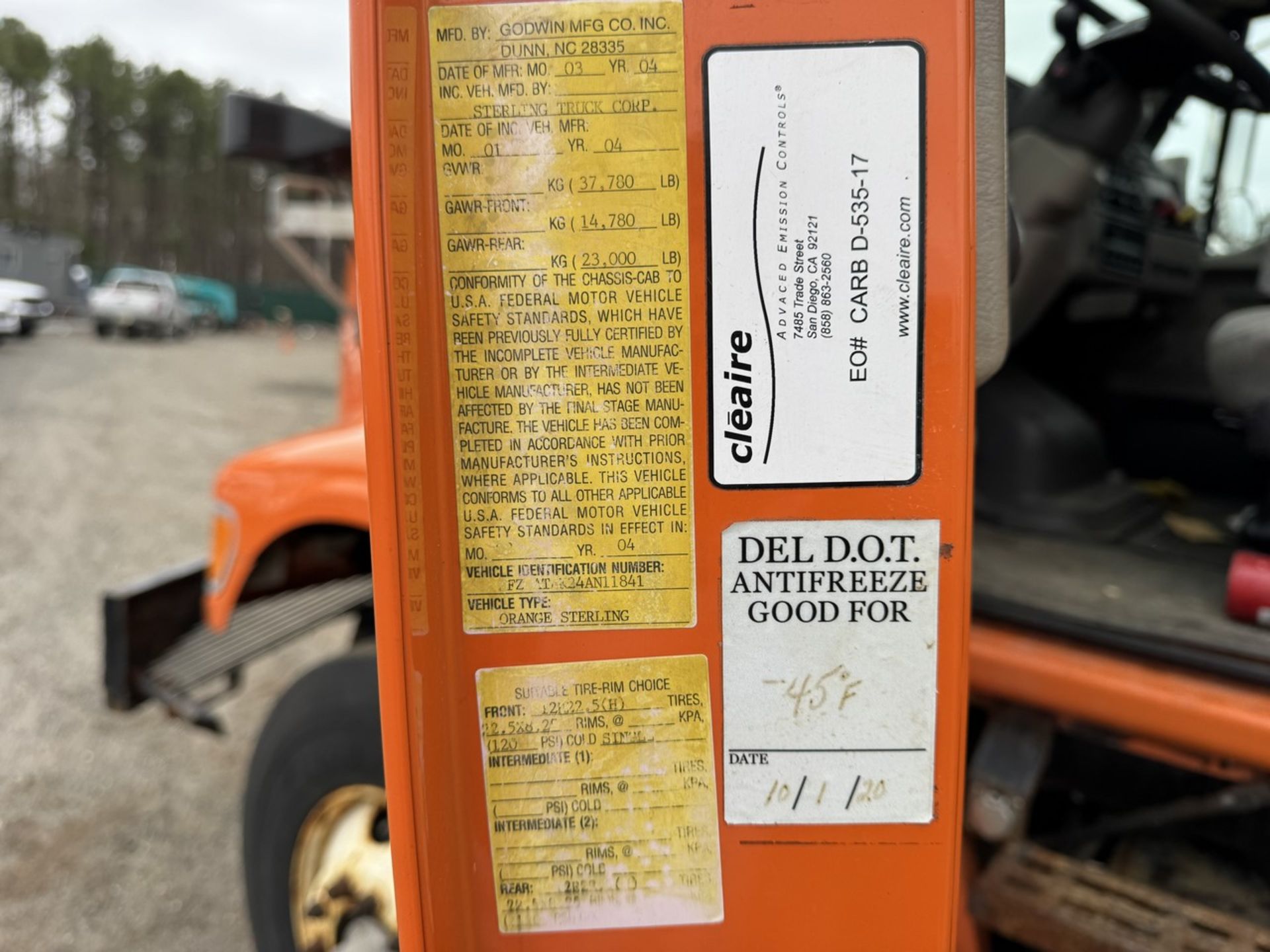 2004 Sterling Single Axle Dump - Image 34 of 34