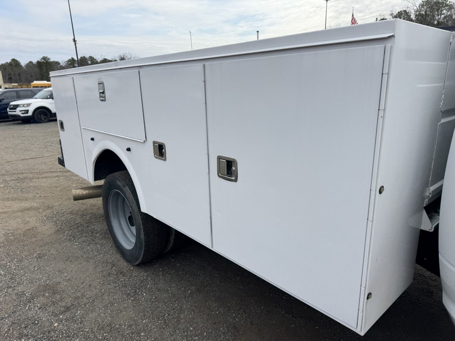 2015 Ram 4500 Utility Body - Image 25 of 33
