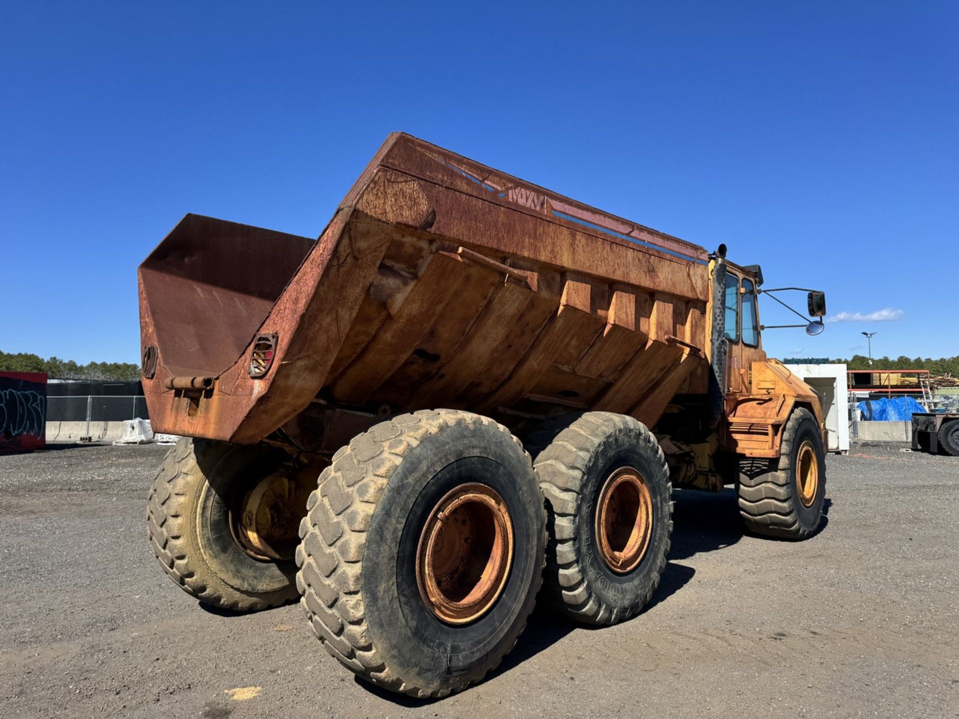 1995 Moxy MT30S3 Articulating Dump Truck - Image 5 of 36