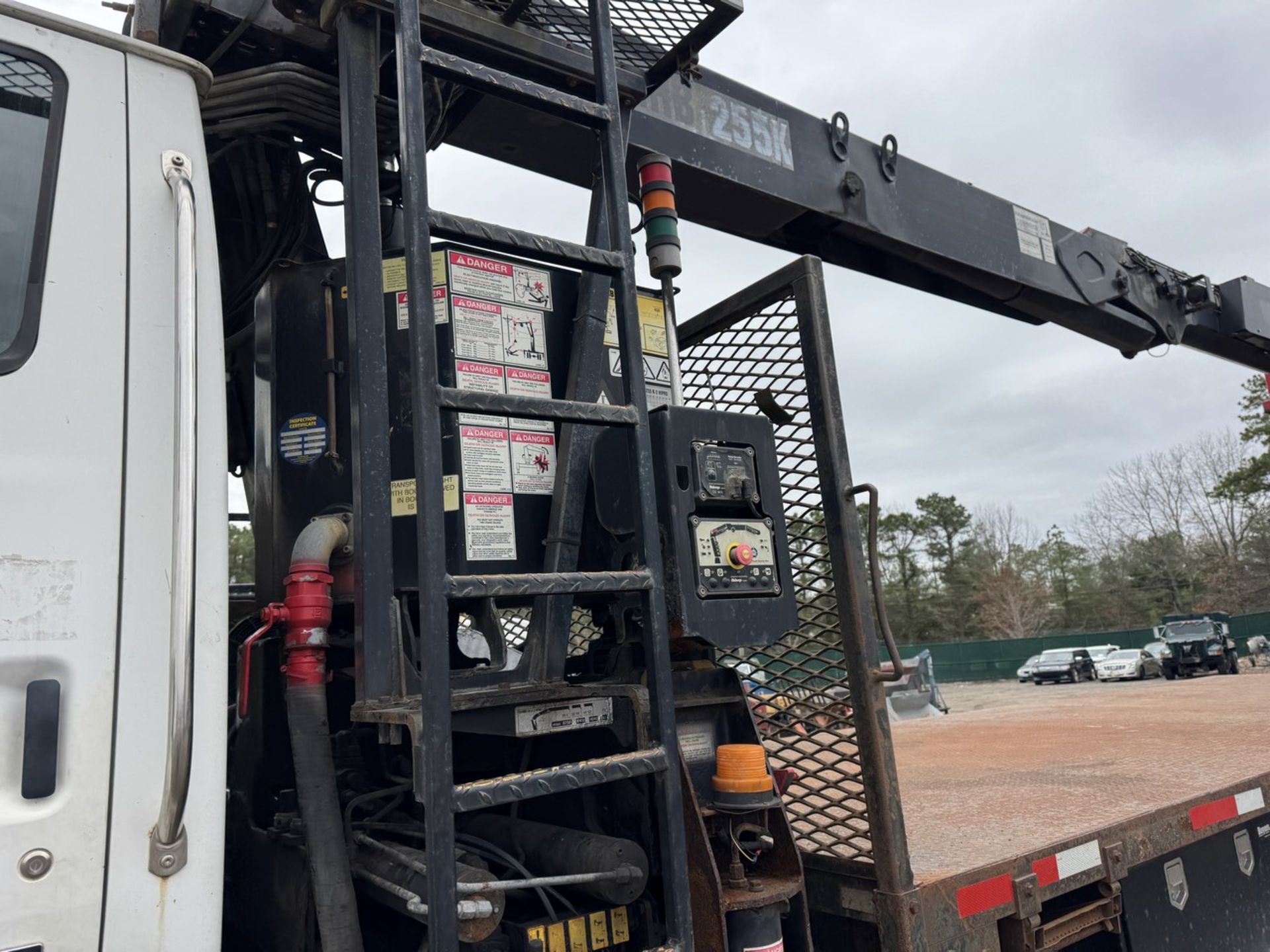 2005 HIAB 255K-2 HIPRO Material Crane Mounted on 2005 Sterling 6513 - Image 16 of 56