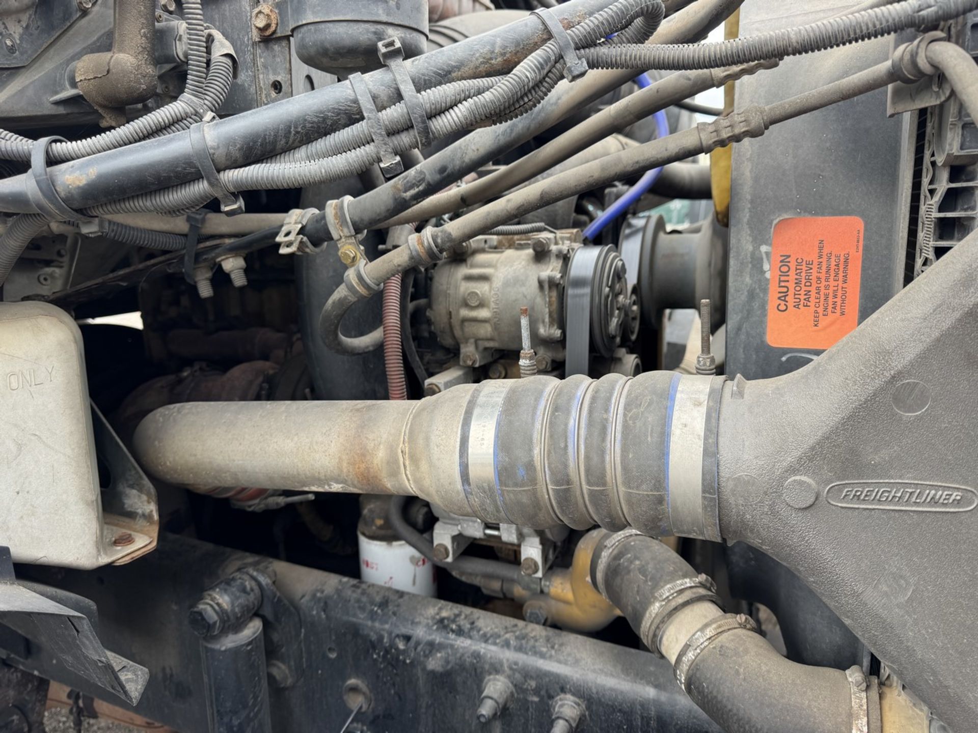 2004 Sterling L7500 Vacuum Loader Truck - Image 40 of 48