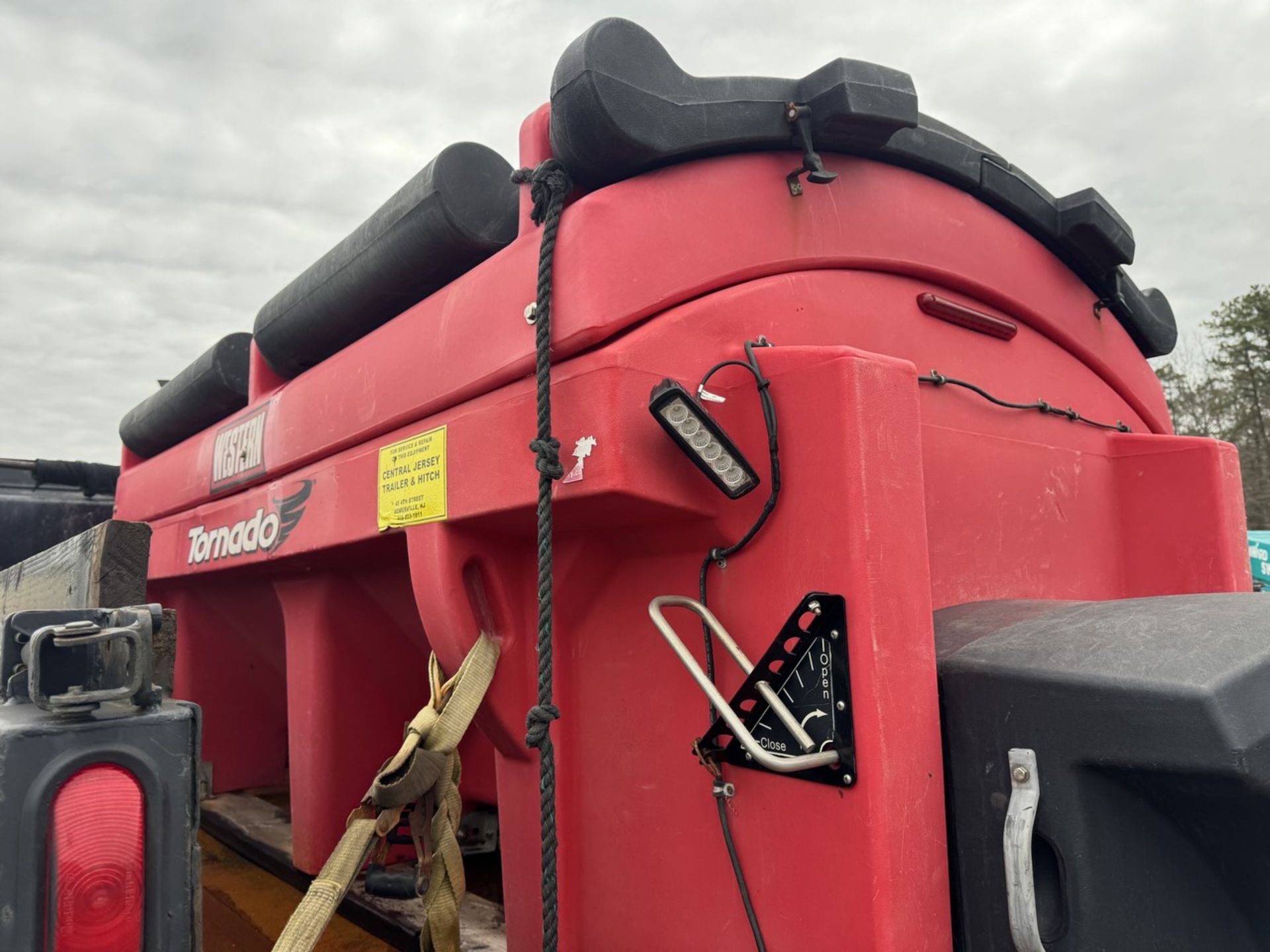 2016 Ford F-550 Mason Dump 4x4 w/ Plow and Salter - Image 26 of 39