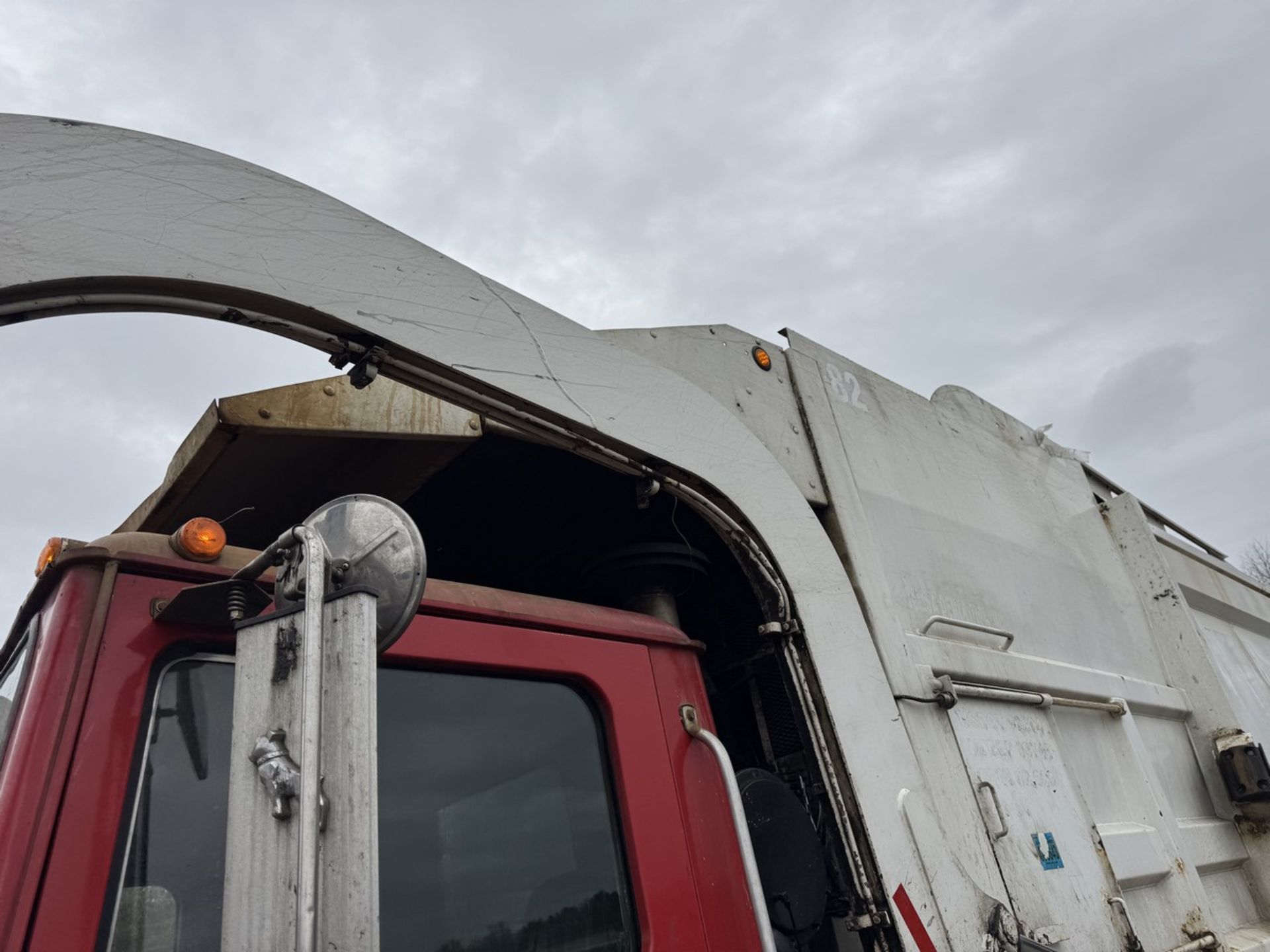 2009 Mack Garbage Truck Front Loader - Image 17 of 46